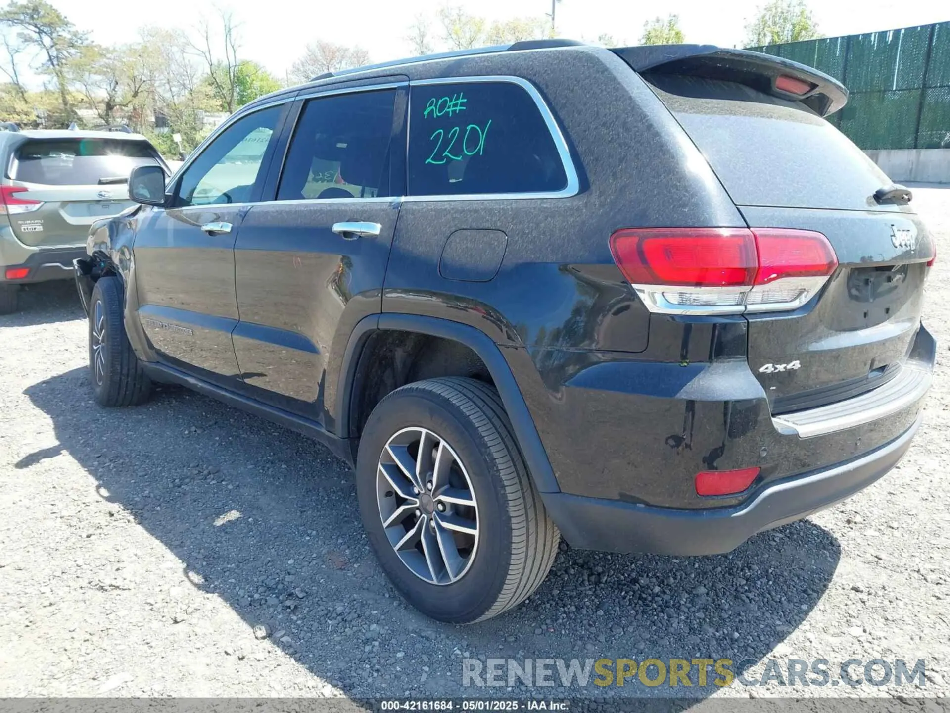 3 Photograph of a damaged car 1C4RJFBG1LC386545 JEEP GRAND CHEROKEE 2020