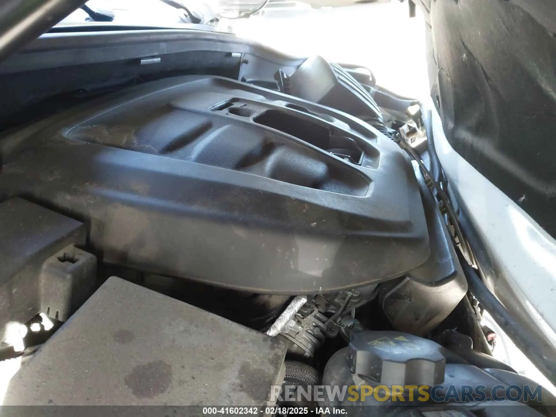 10 Фотография поврежденного автомобиля 1C4RJFBG1LC387548 JEEP GRAND CHEROKEE 2020