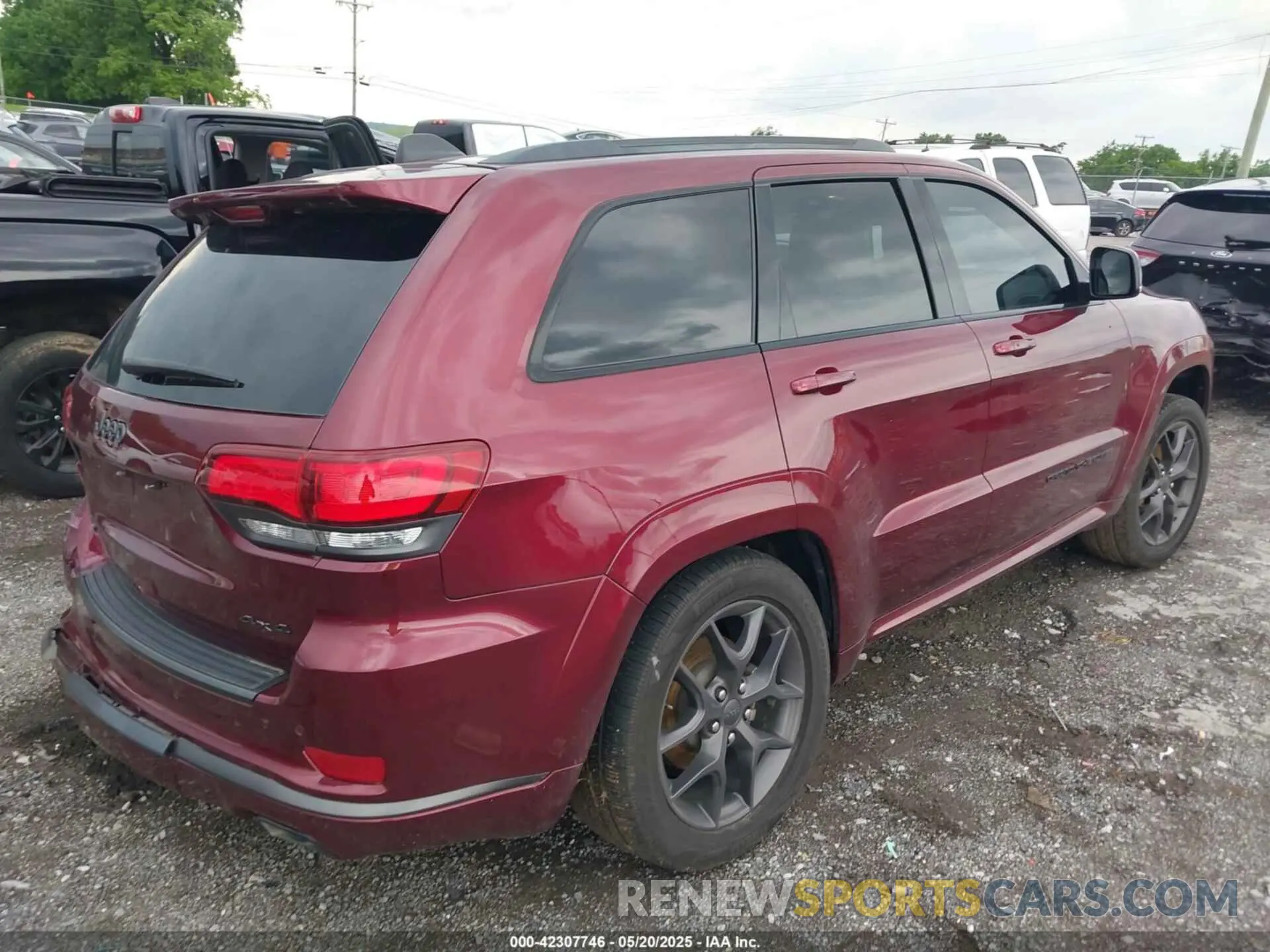 4 Photograph of a damaged car 1C4RJFBG2LC135498 JEEP GRAND CHEROKEE 2020