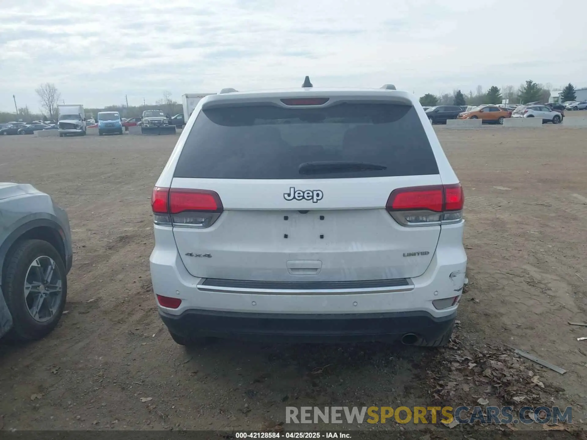 15 Photograph of a damaged car 1C4RJFBG2LC137641 JEEP GRAND CHEROKEE 2020
