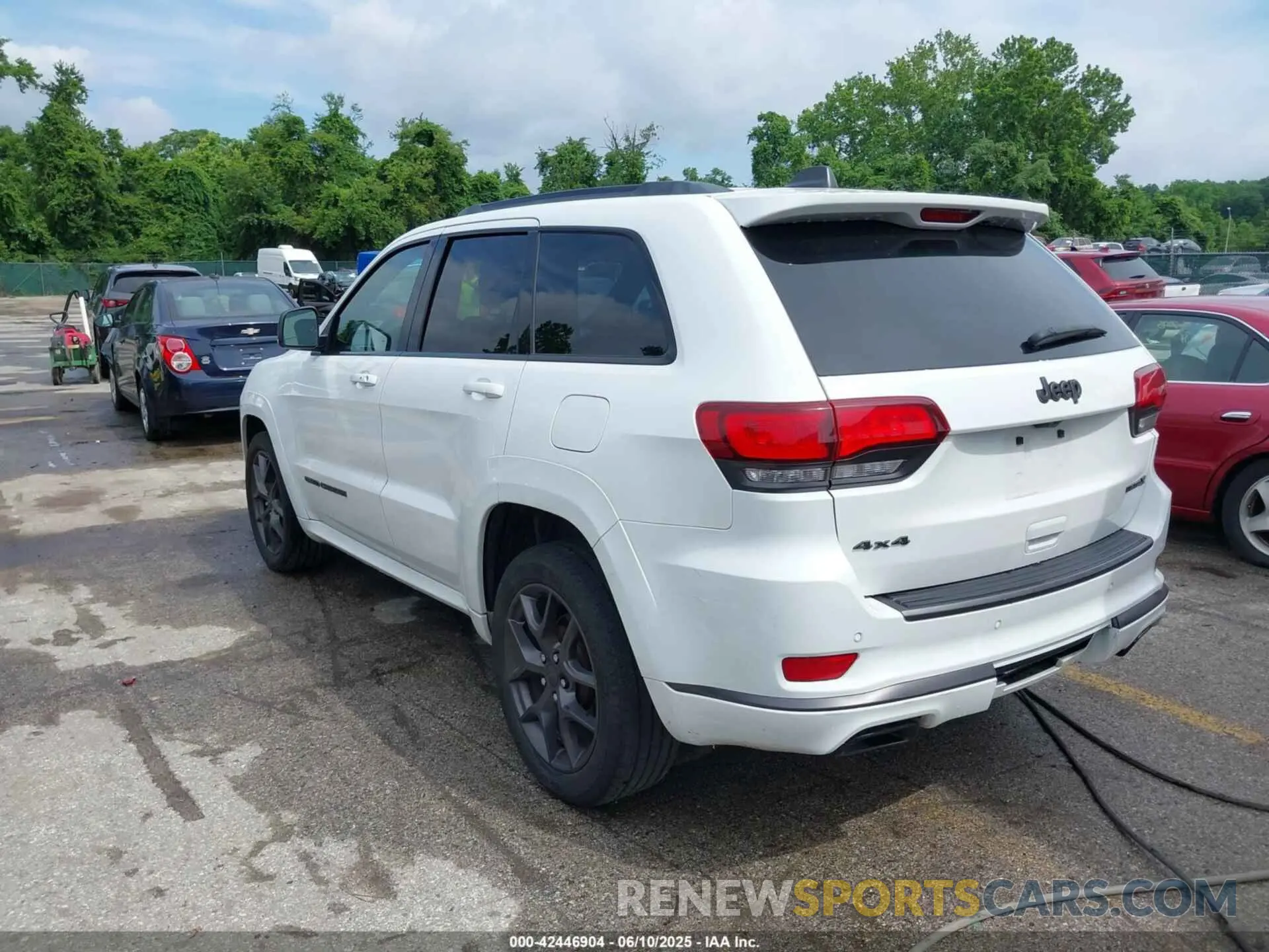 3 Photograph of a damaged car 1C4RJFBG2LC235312 JEEP GRAND CHEROKEE 2020