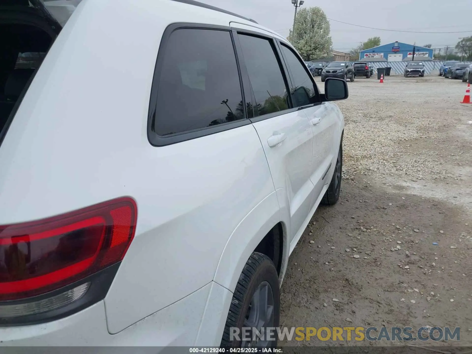 12 Photograph of a damaged car 1C4RJFBG2LC242101 JEEP GRAND CHEROKEE 2020