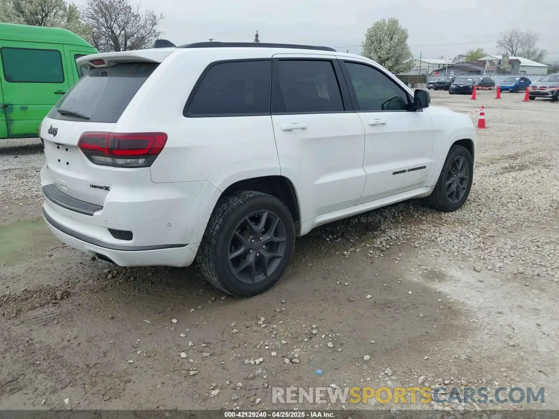 4 Photograph of a damaged car 1C4RJFBG2LC242101 JEEP GRAND CHEROKEE 2020