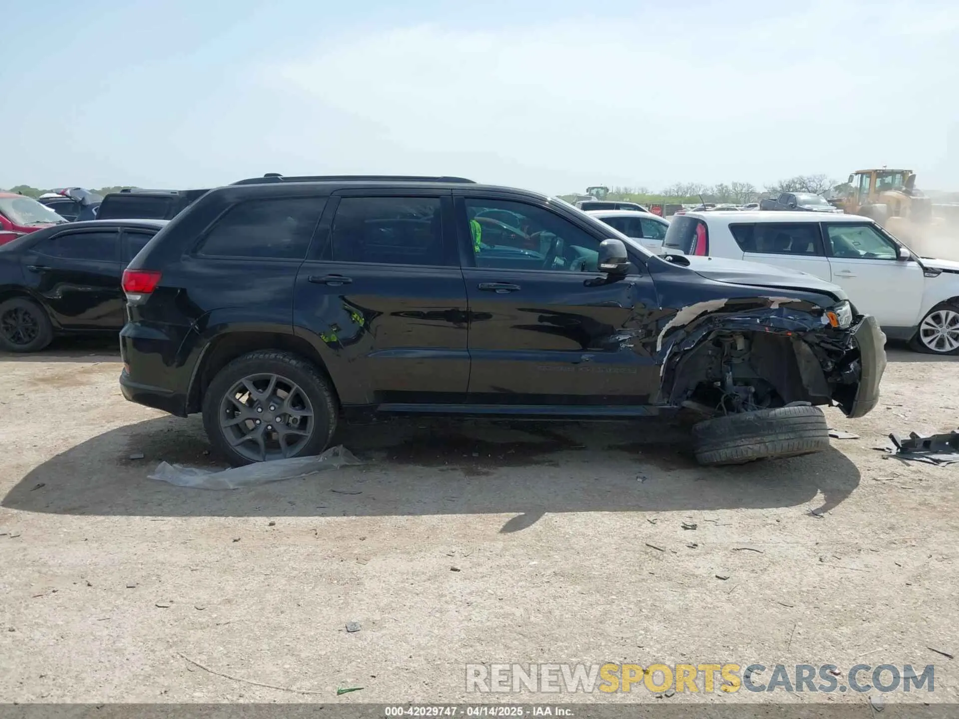 13 Photograph of a damaged car 1C4RJFBG2LC290925 JEEP GRAND CHEROKEE 2020