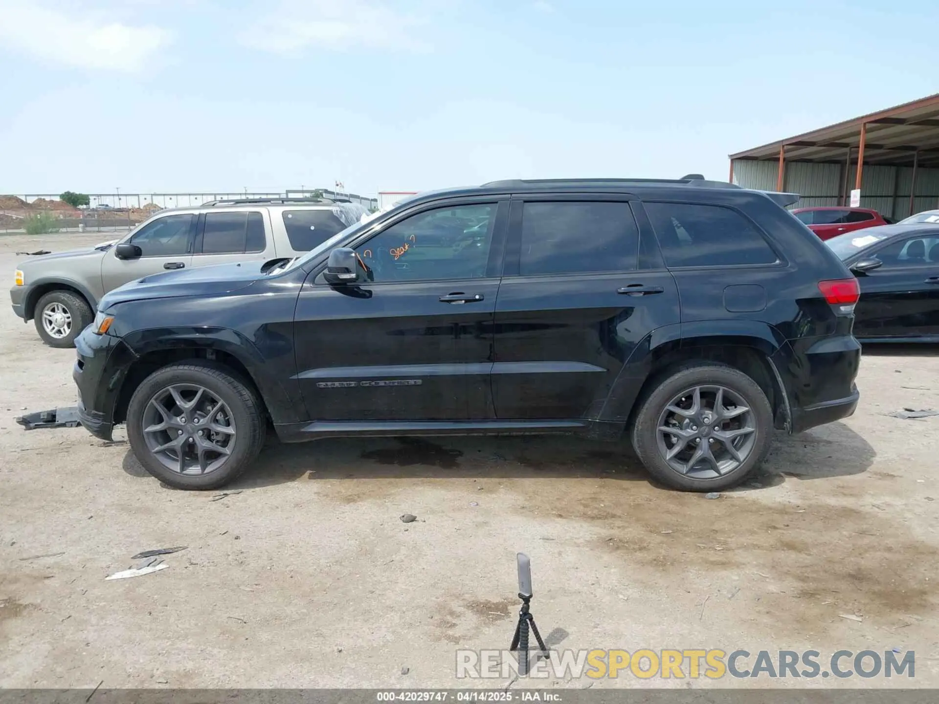 14 Photograph of a damaged car 1C4RJFBG2LC290925 JEEP GRAND CHEROKEE 2020