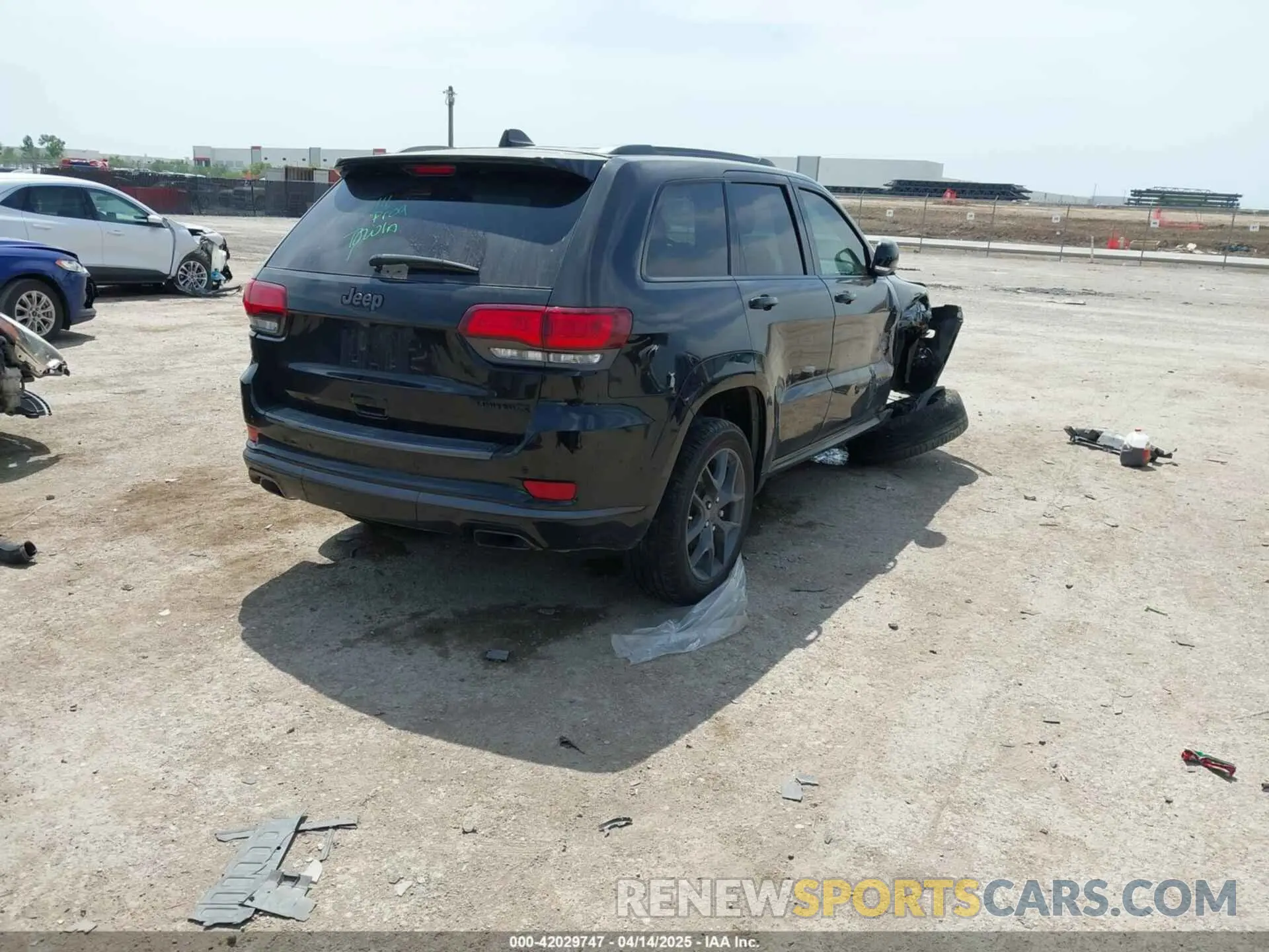 4 Photograph of a damaged car 1C4RJFBG2LC290925 JEEP GRAND CHEROKEE 2020