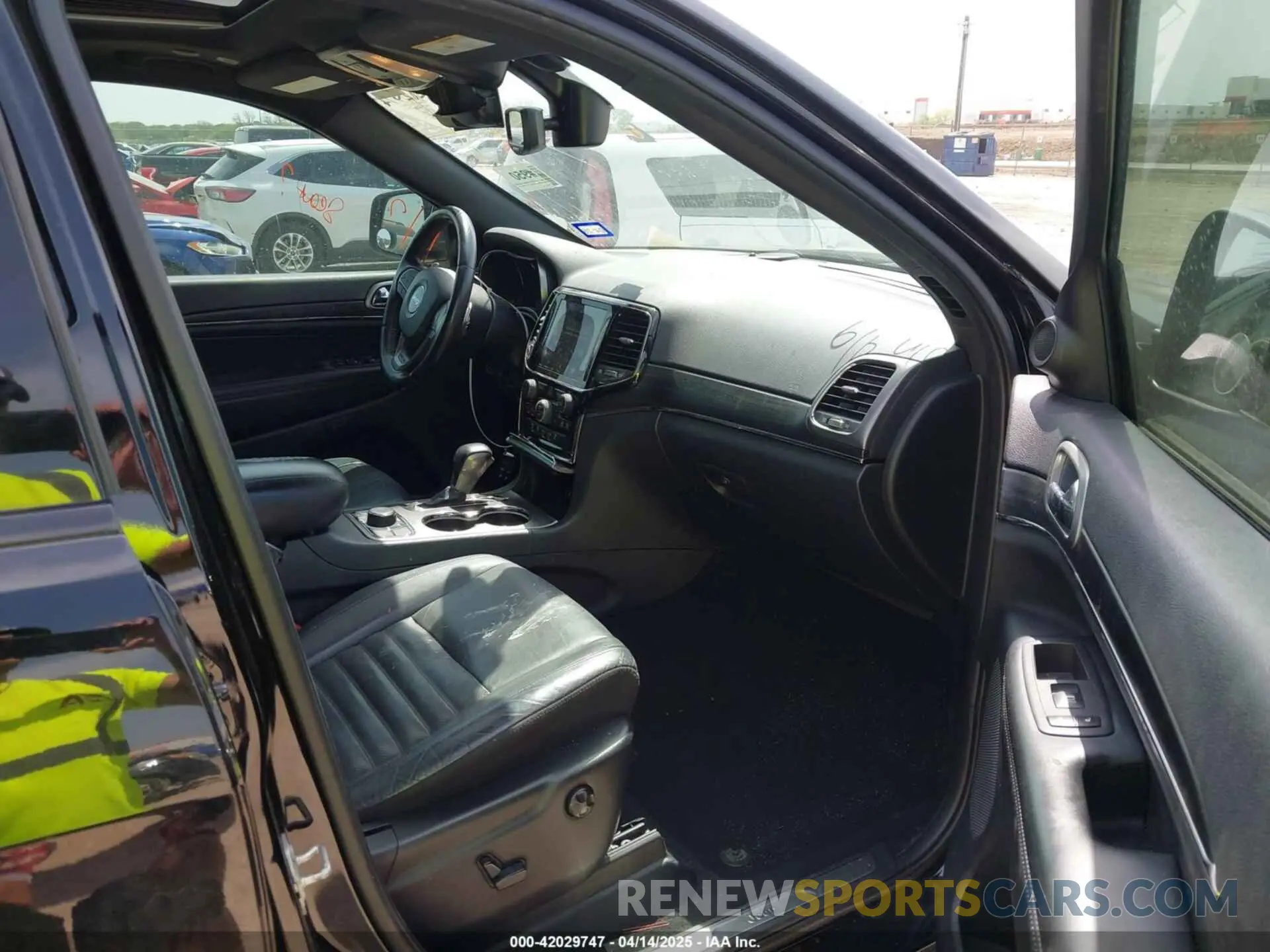 5 Photograph of a damaged car 1C4RJFBG2LC290925 JEEP GRAND CHEROKEE 2020