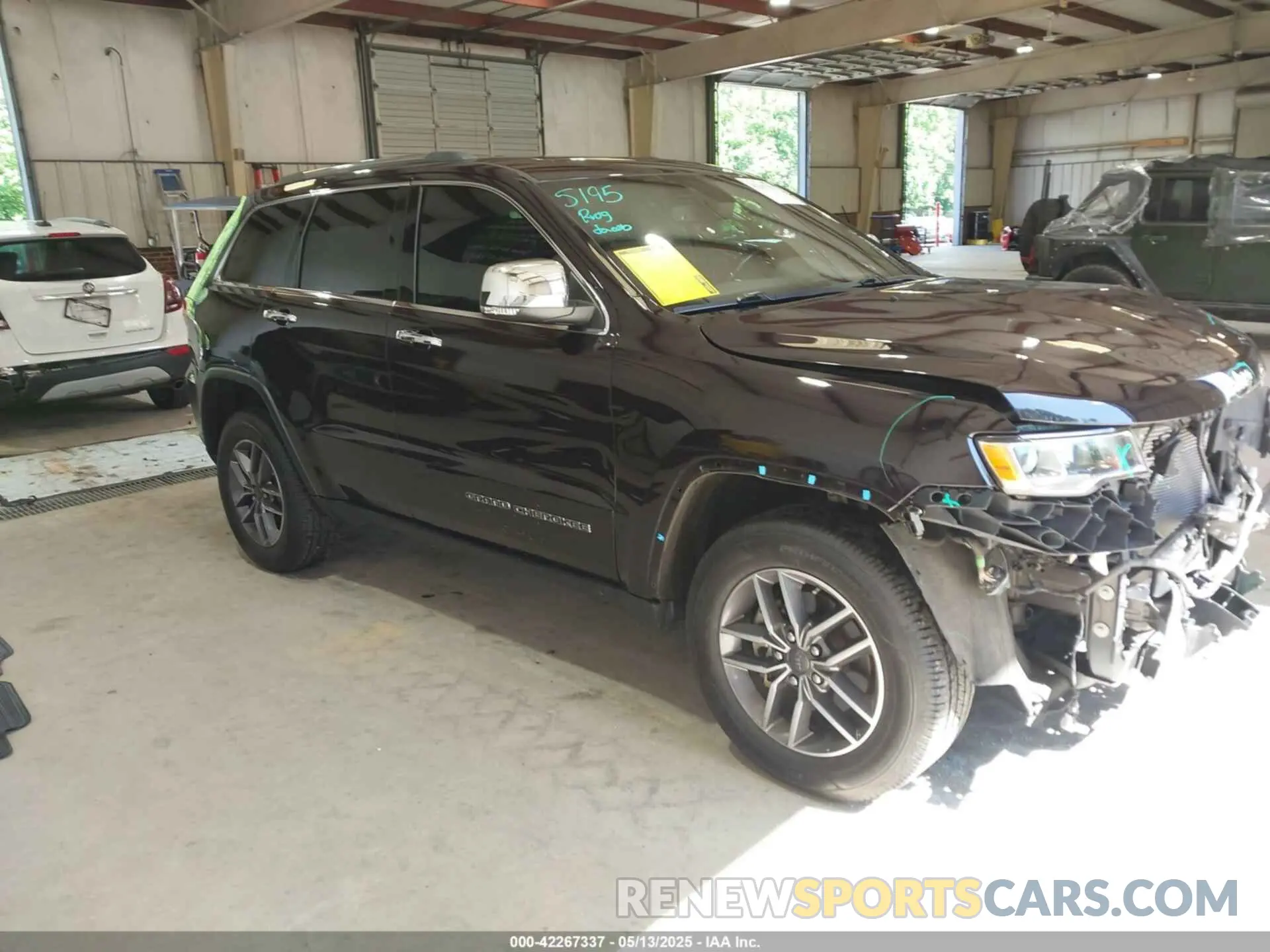 1 Photograph of a damaged car 1C4RJFBG3LC116667 JEEP GRAND CHEROKEE 2020