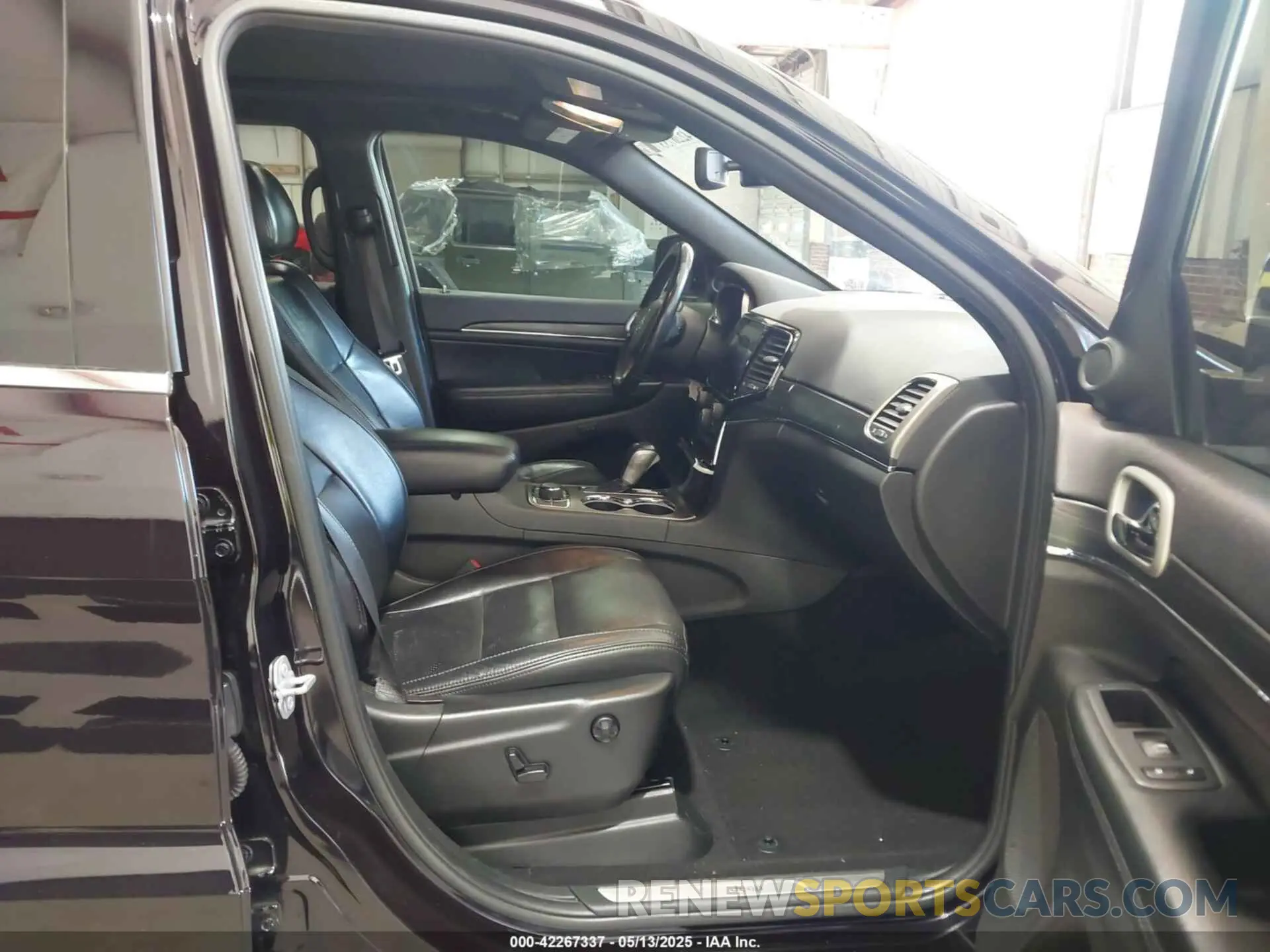 5 Photograph of a damaged car 1C4RJFBG3LC116667 JEEP GRAND CHEROKEE 2020