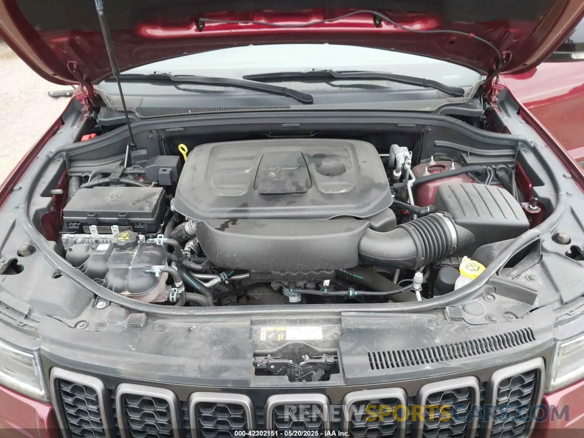 10 Photograph of a damaged car 1C4RJFBG3LC359301 JEEP GRAND CHEROKEE 2020