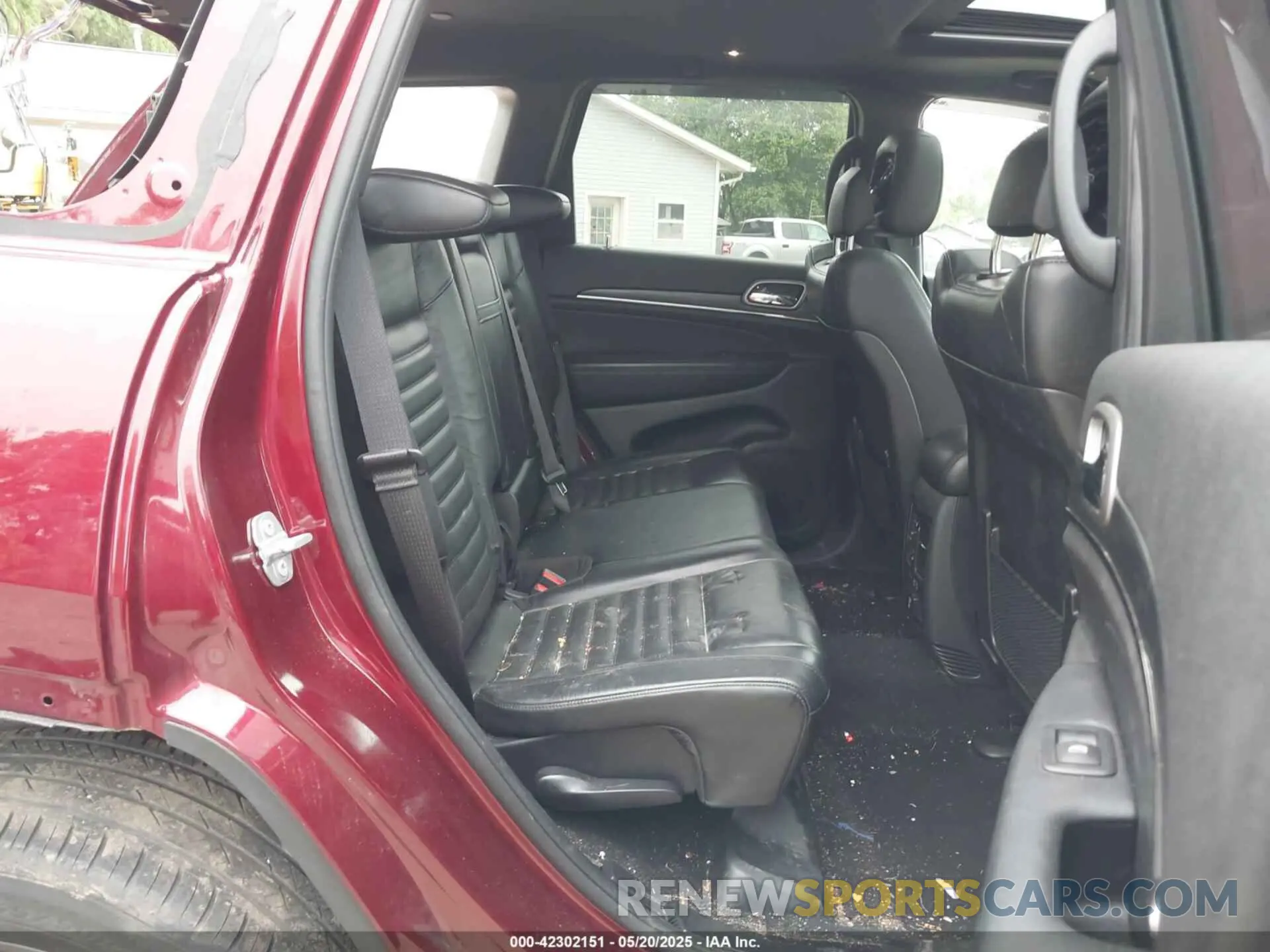 8 Photograph of a damaged car 1C4RJFBG3LC359301 JEEP GRAND CHEROKEE 2020