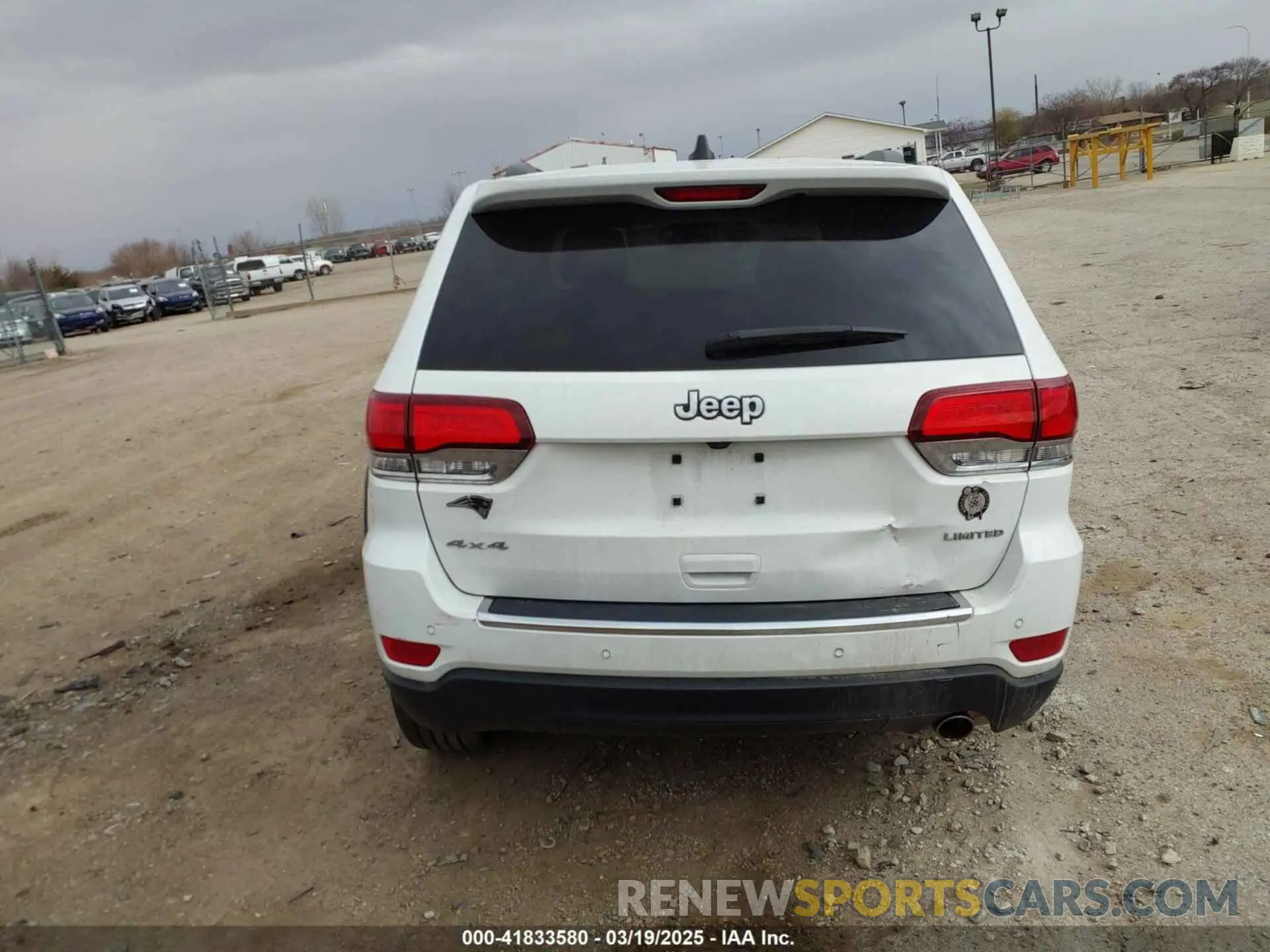 16 Photograph of a damaged car 1C4RJFBG3LC445000 JEEP GRAND CHEROKEE 2020