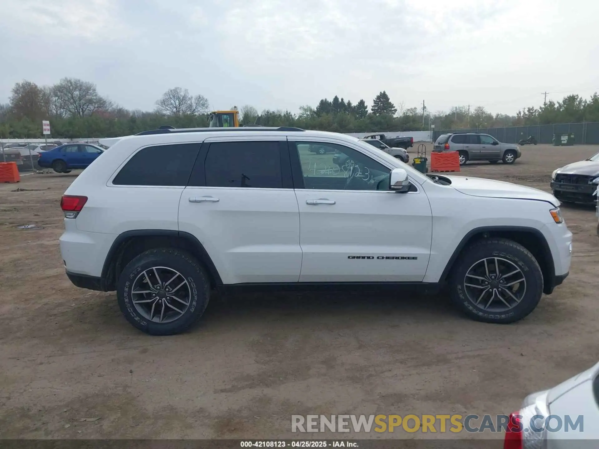 13 Photograph of a damaged car 1C4RJFBG4LC120856 JEEP GRAND CHEROKEE 2020