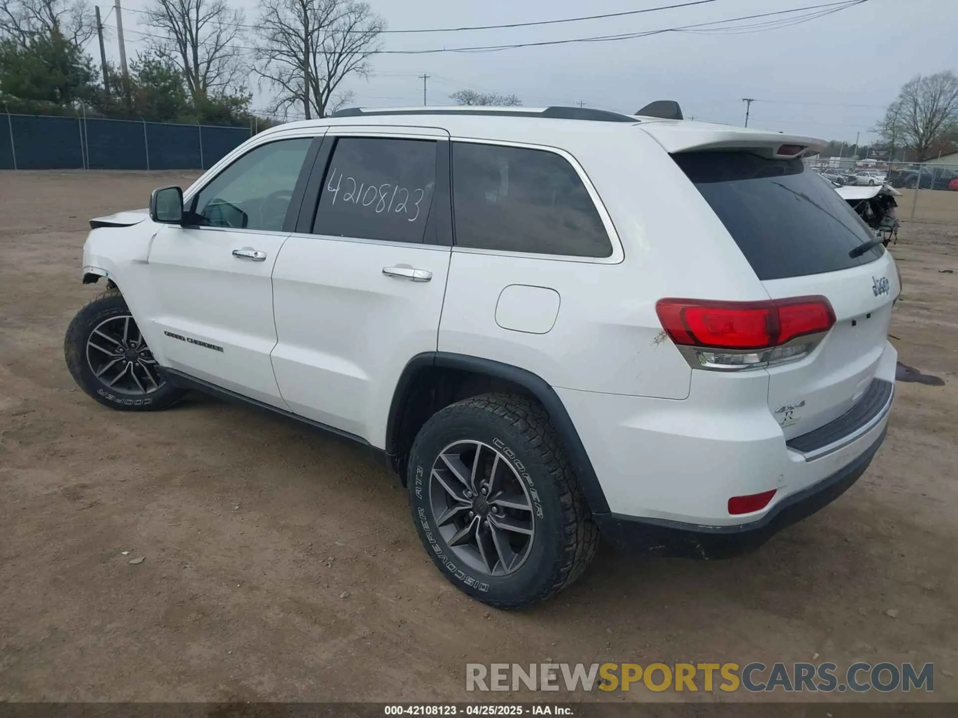 3 Photograph of a damaged car 1C4RJFBG4LC120856 JEEP GRAND CHEROKEE 2020