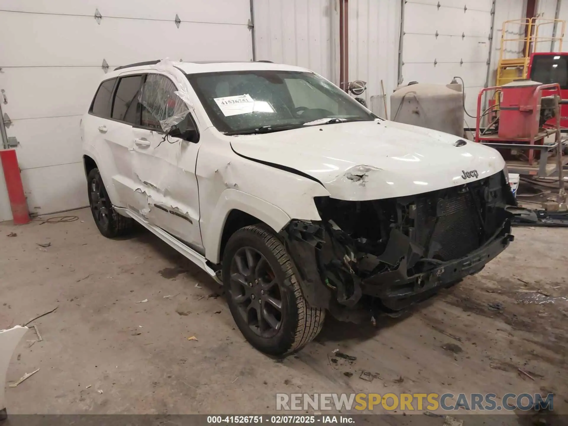 1 Photograph of a damaged car 1C4RJFBG5LC303506 JEEP GRAND CHEROKEE 2020