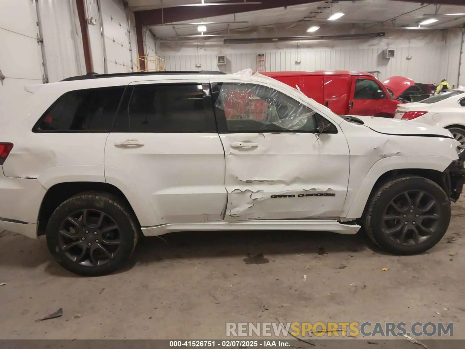 13 Photograph of a damaged car 1C4RJFBG5LC303506 JEEP GRAND CHEROKEE 2020