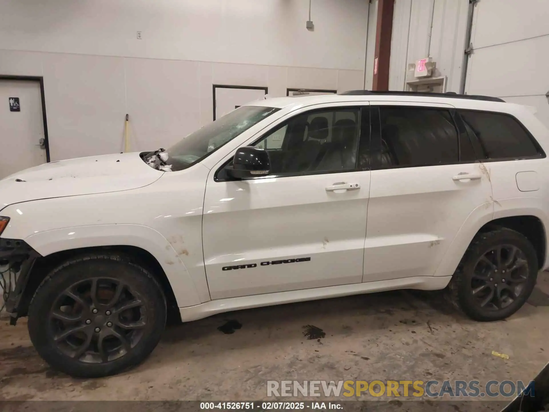 14 Photograph of a damaged car 1C4RJFBG5LC303506 JEEP GRAND CHEROKEE 2020