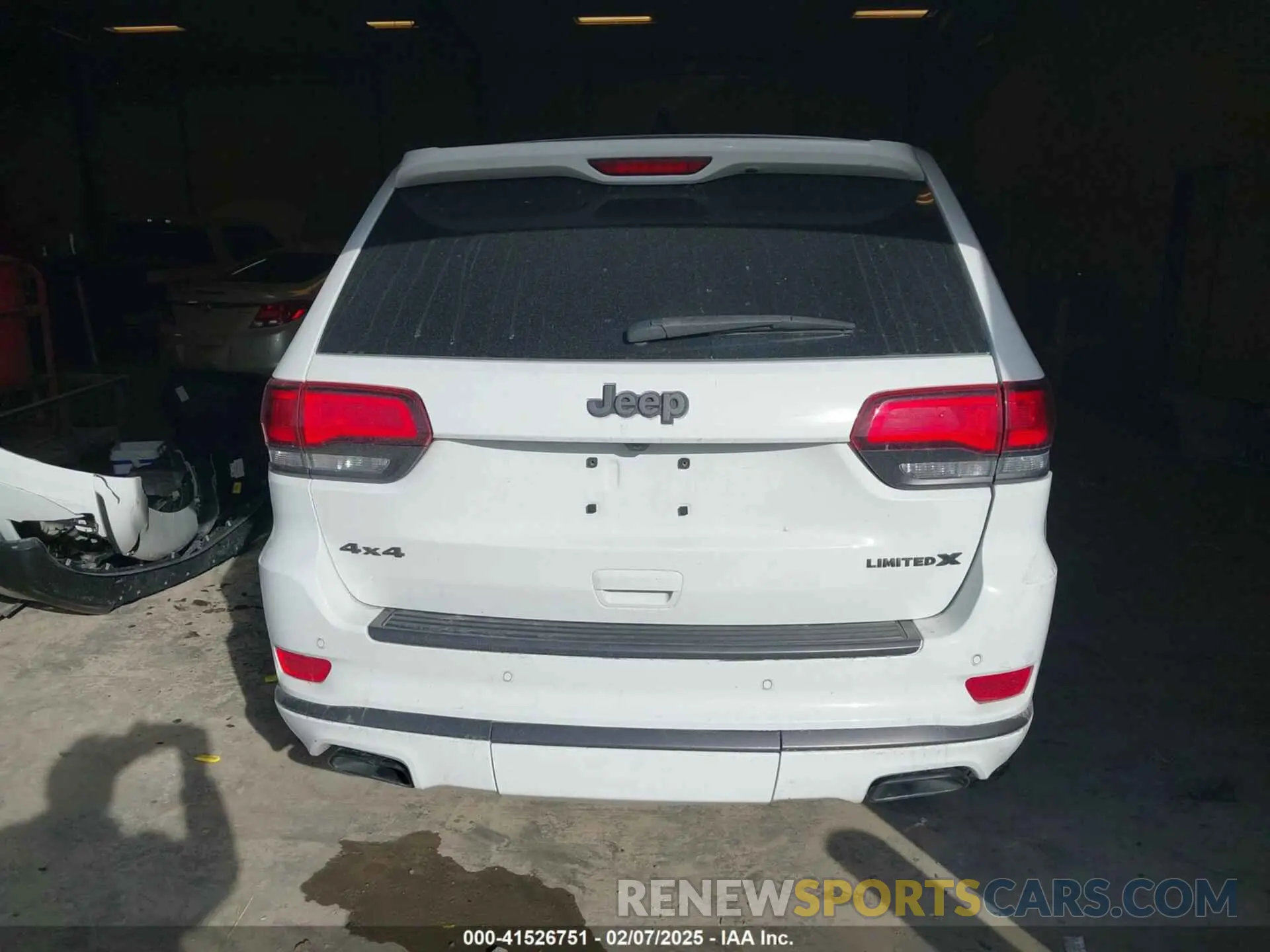 16 Photograph of a damaged car 1C4RJFBG5LC303506 JEEP GRAND CHEROKEE 2020