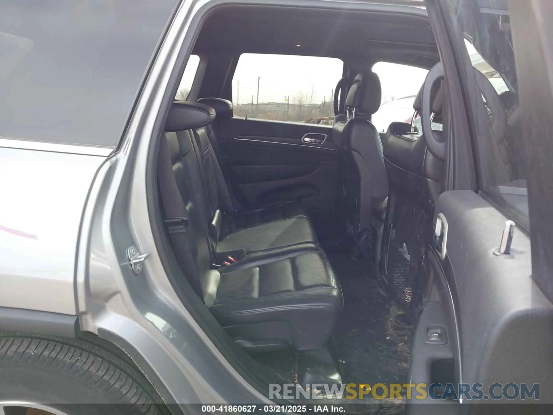 8 Photograph of a damaged car 1C4RJFBG5LC305045 JEEP GRAND CHEROKEE 2020