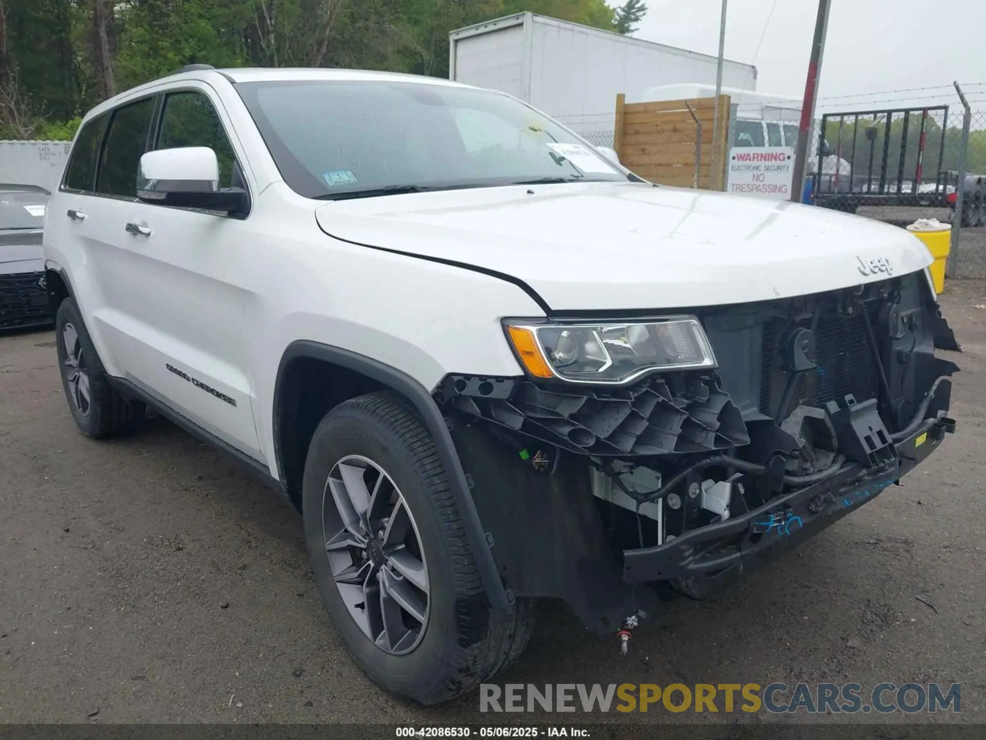 1 Photograph of a damaged car 1C4RJFBG6LC167435 JEEP GRAND CHEROKEE 2020