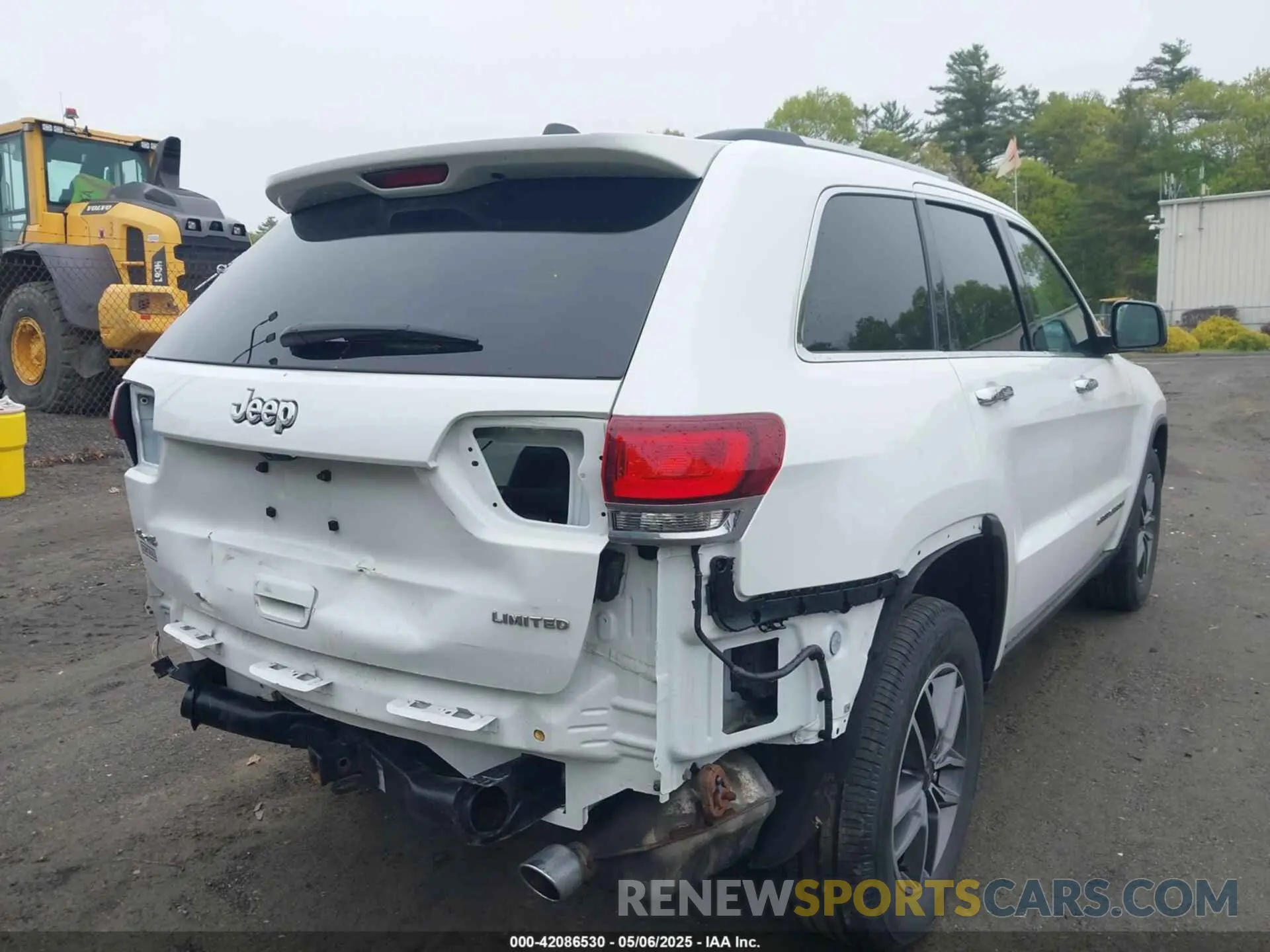 4 Photograph of a damaged car 1C4RJFBG6LC167435 JEEP GRAND CHEROKEE 2020