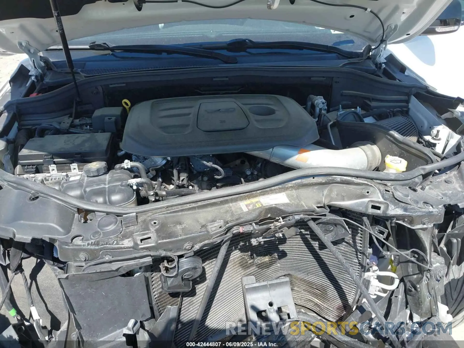 10 Photograph of a damaged car 1C4RJFBG7LC277104 JEEP GRAND CHEROKEE 2020