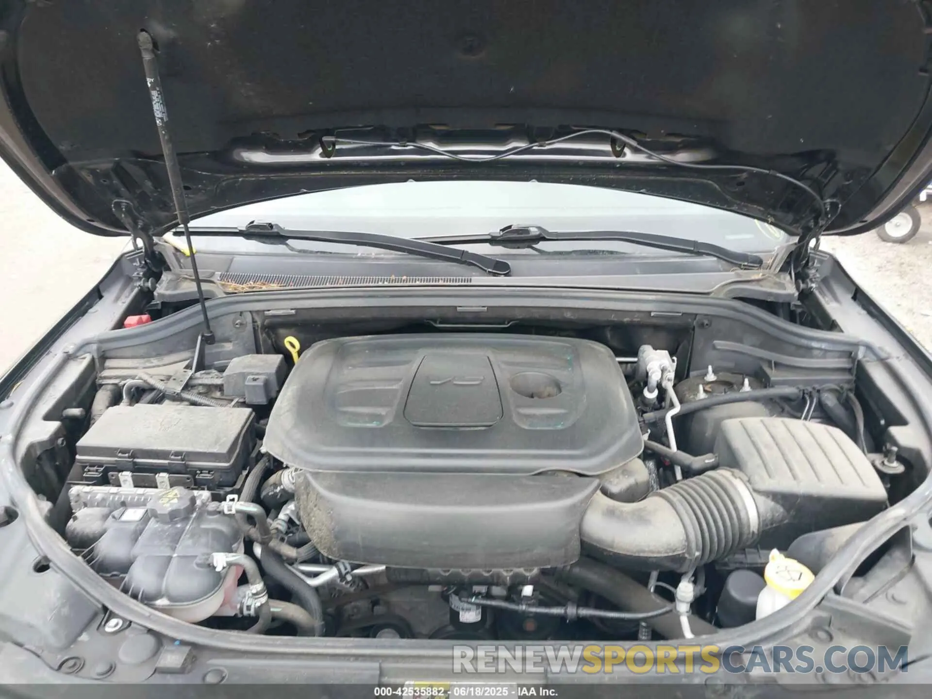 10 Photograph of a damaged car 1C4RJFBG7LC363237 JEEP GRAND CHEROKEE 2020
