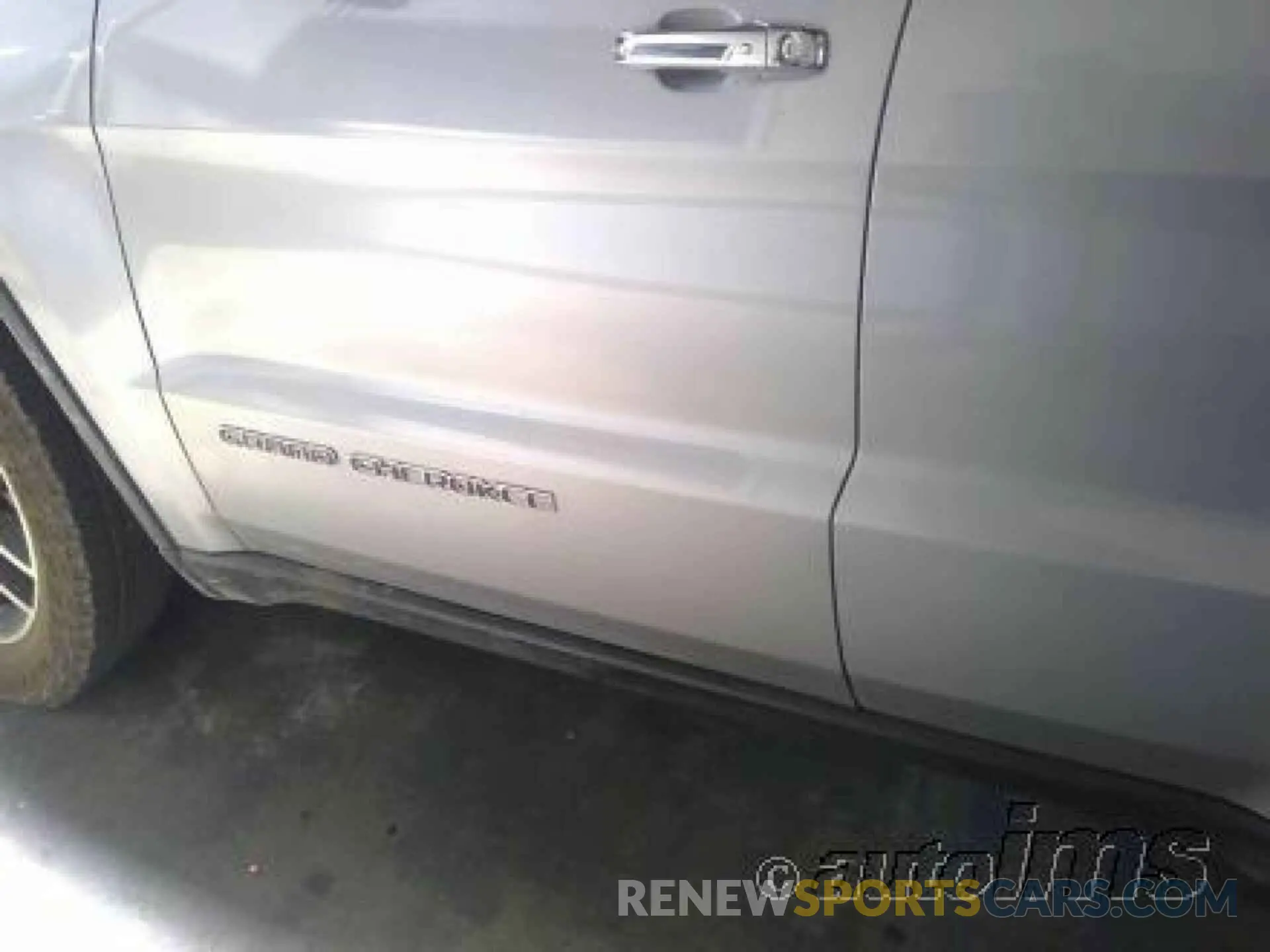 5 Photograph of a damaged car 1C4RJFBG7LC366929 JEEP GRAND CHEROKEE 2020