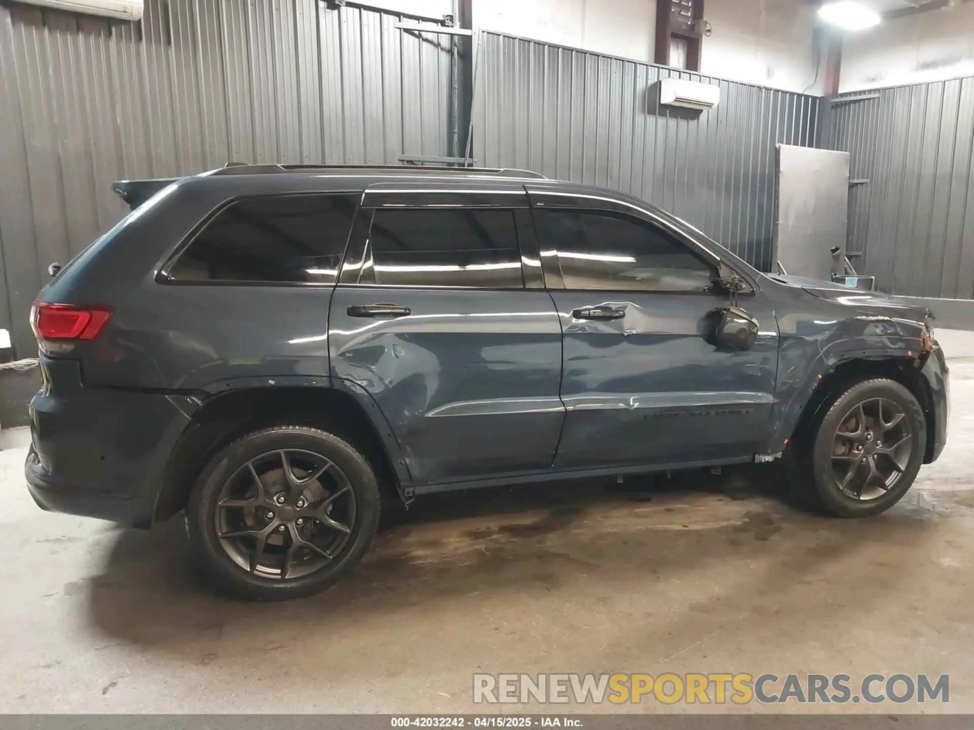14 Фотография поврежденного автомобиля 1C4RJFBG8LC302740 JEEP GRAND CHEROKEE 2020