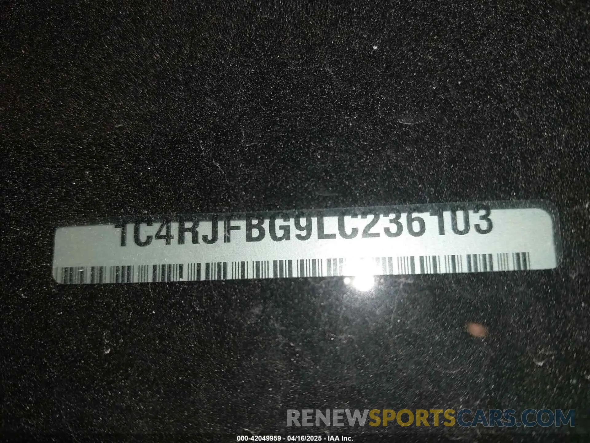 9 Photograph of a damaged car 1C4RJFBG9LC236103 JEEP GRAND CHEROKEE 2020