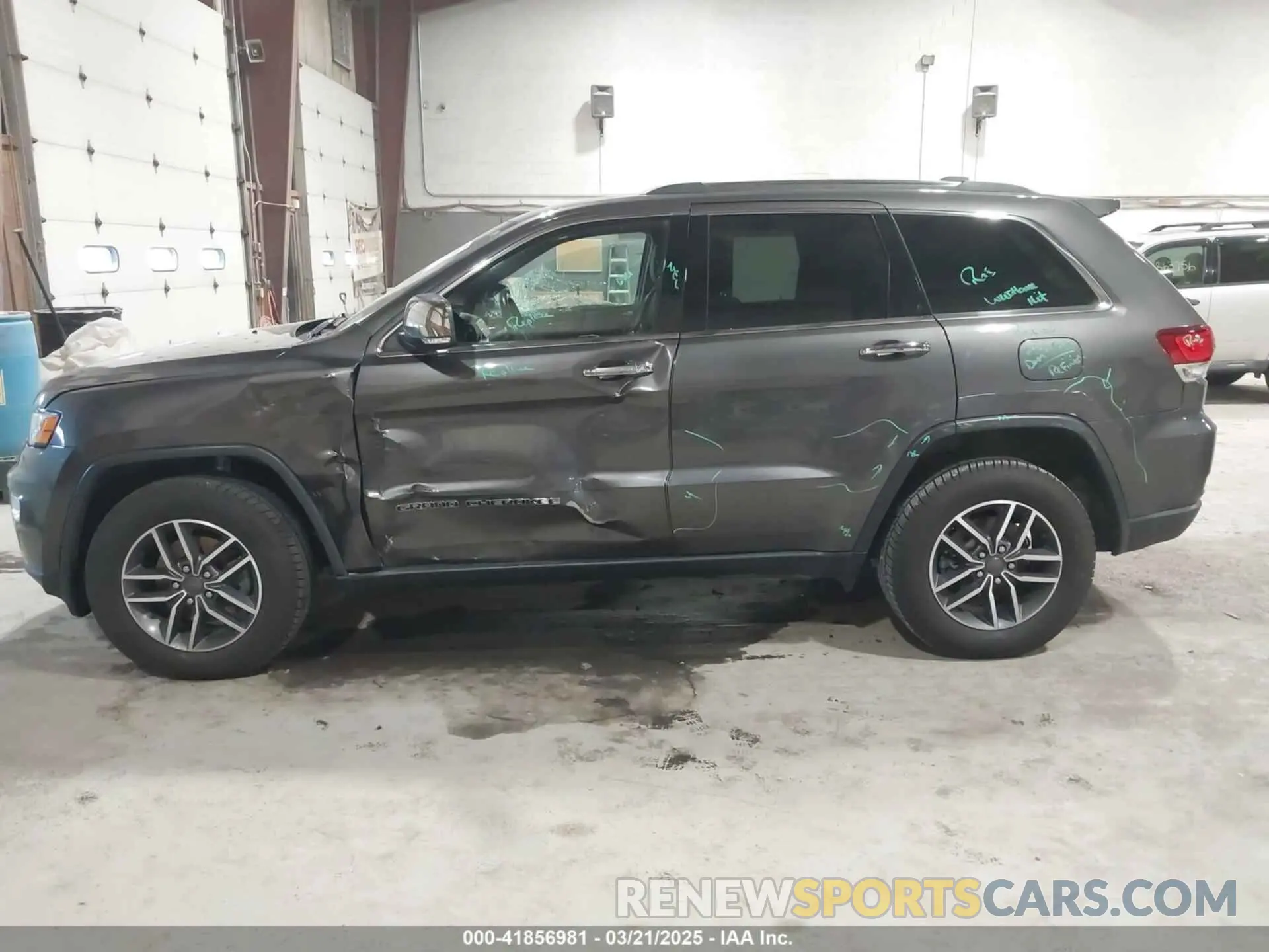 15 Photograph of a damaged car 1C4RJFBG9LC396594 JEEP GRAND CHEROKEE 2020