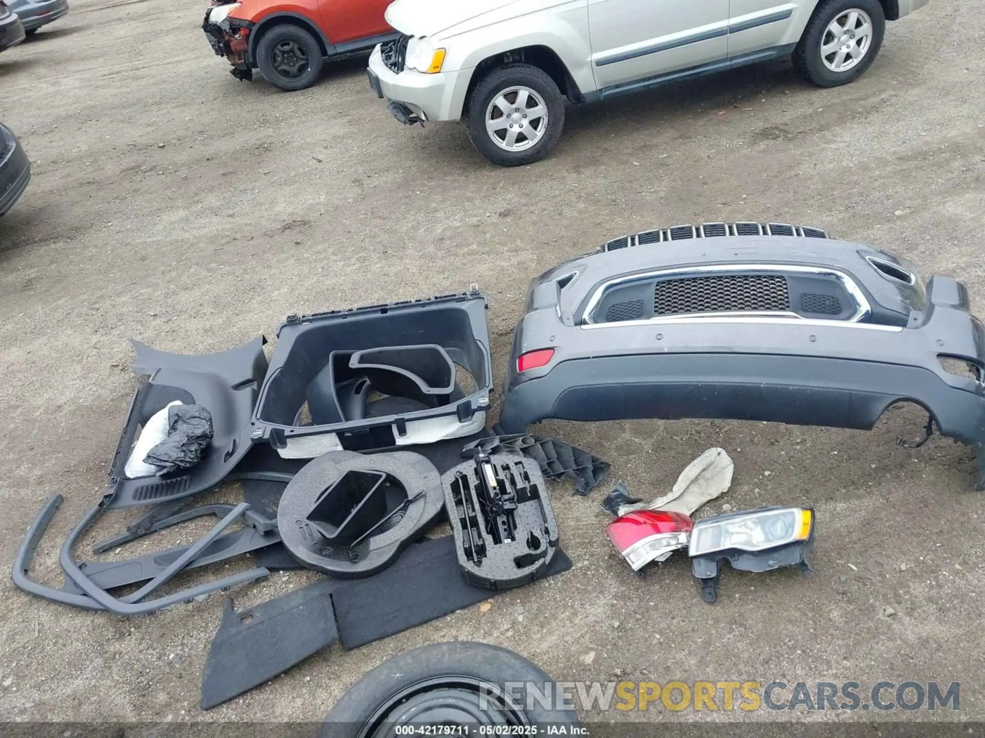 12 Photograph of a damaged car 1C4RJFBG9LC413894 JEEP GRAND CHEROKEE 2020