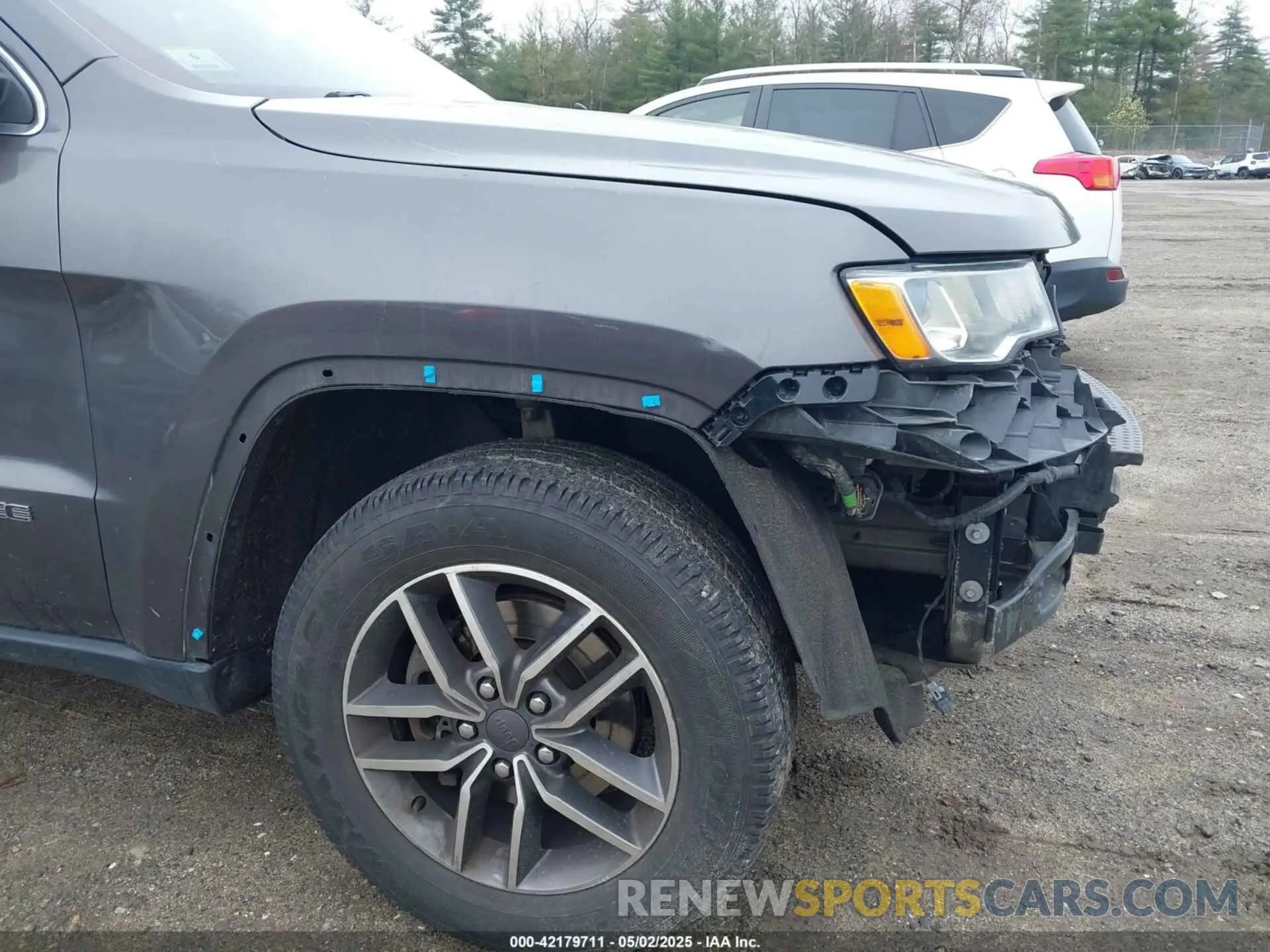 18 Photograph of a damaged car 1C4RJFBG9LC413894 JEEP GRAND CHEROKEE 2020