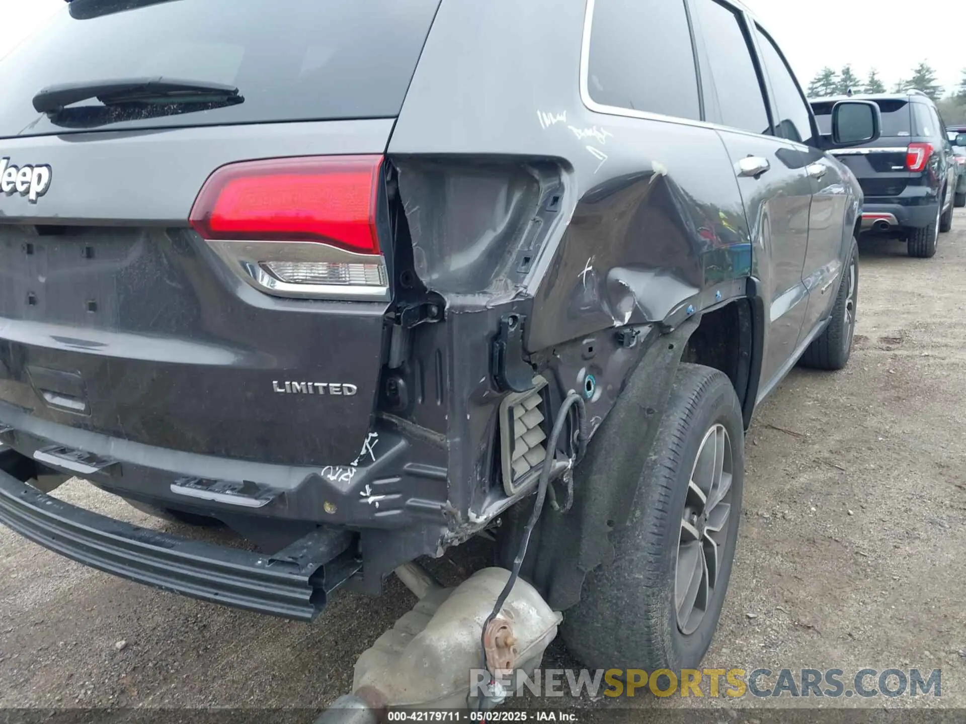 20 Photograph of a damaged car 1C4RJFBG9LC413894 JEEP GRAND CHEROKEE 2020