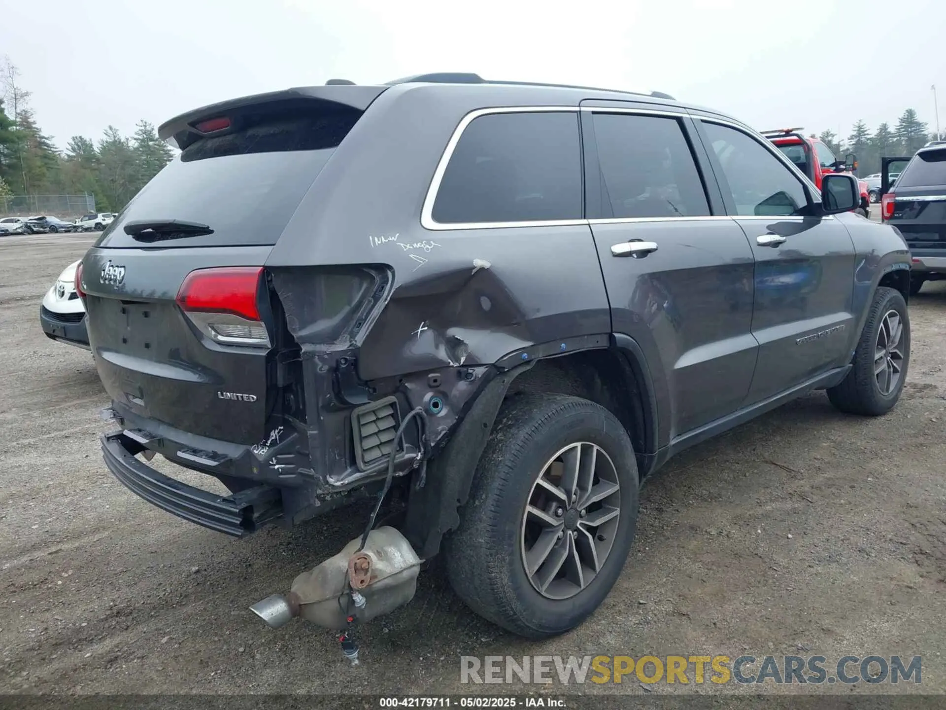 4 Photograph of a damaged car 1C4RJFBG9LC413894 JEEP GRAND CHEROKEE 2020