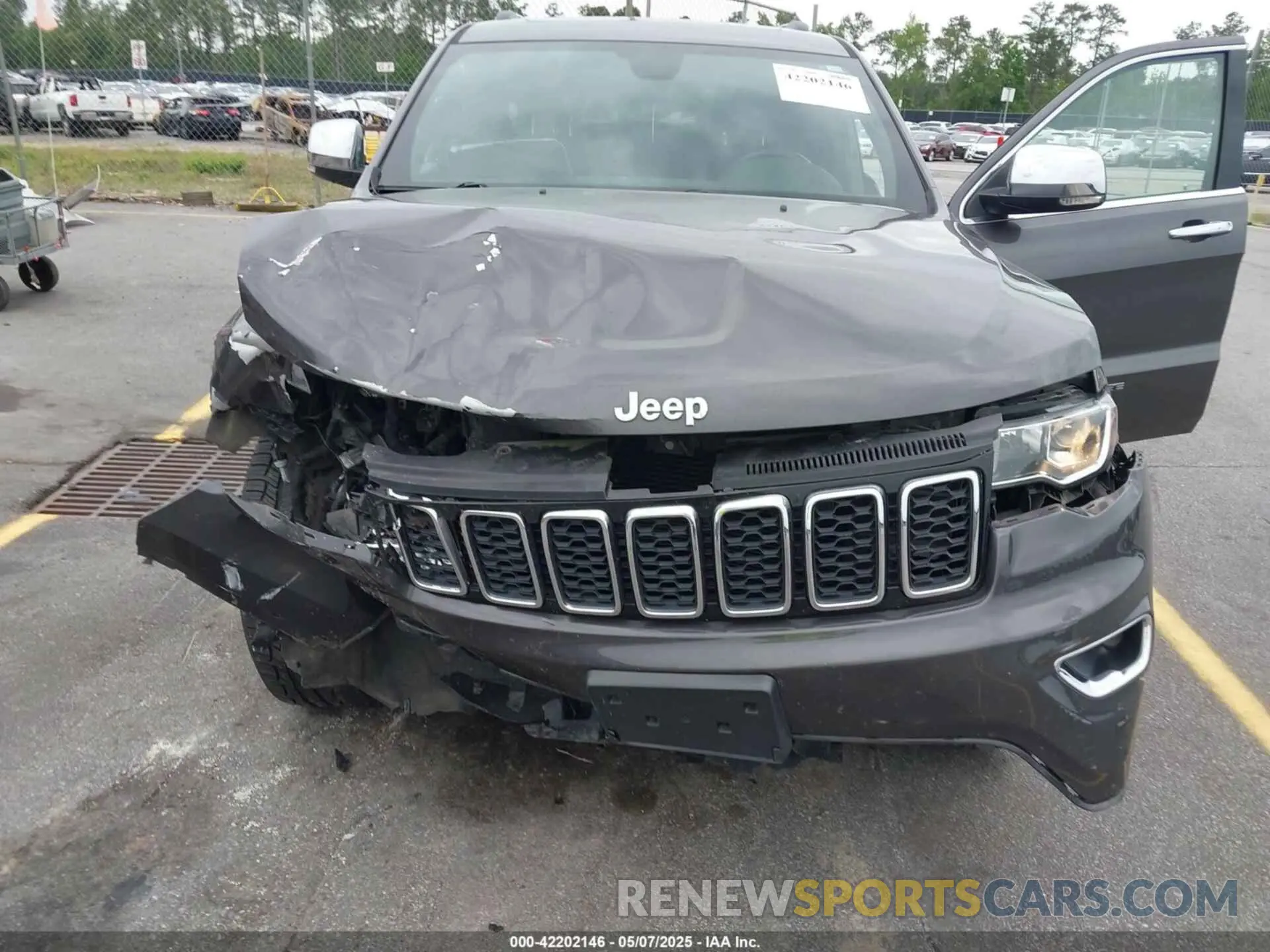 6 Photograph of a damaged car 1C4RJFBGXLC325694 JEEP GRAND CHEROKEE 2020