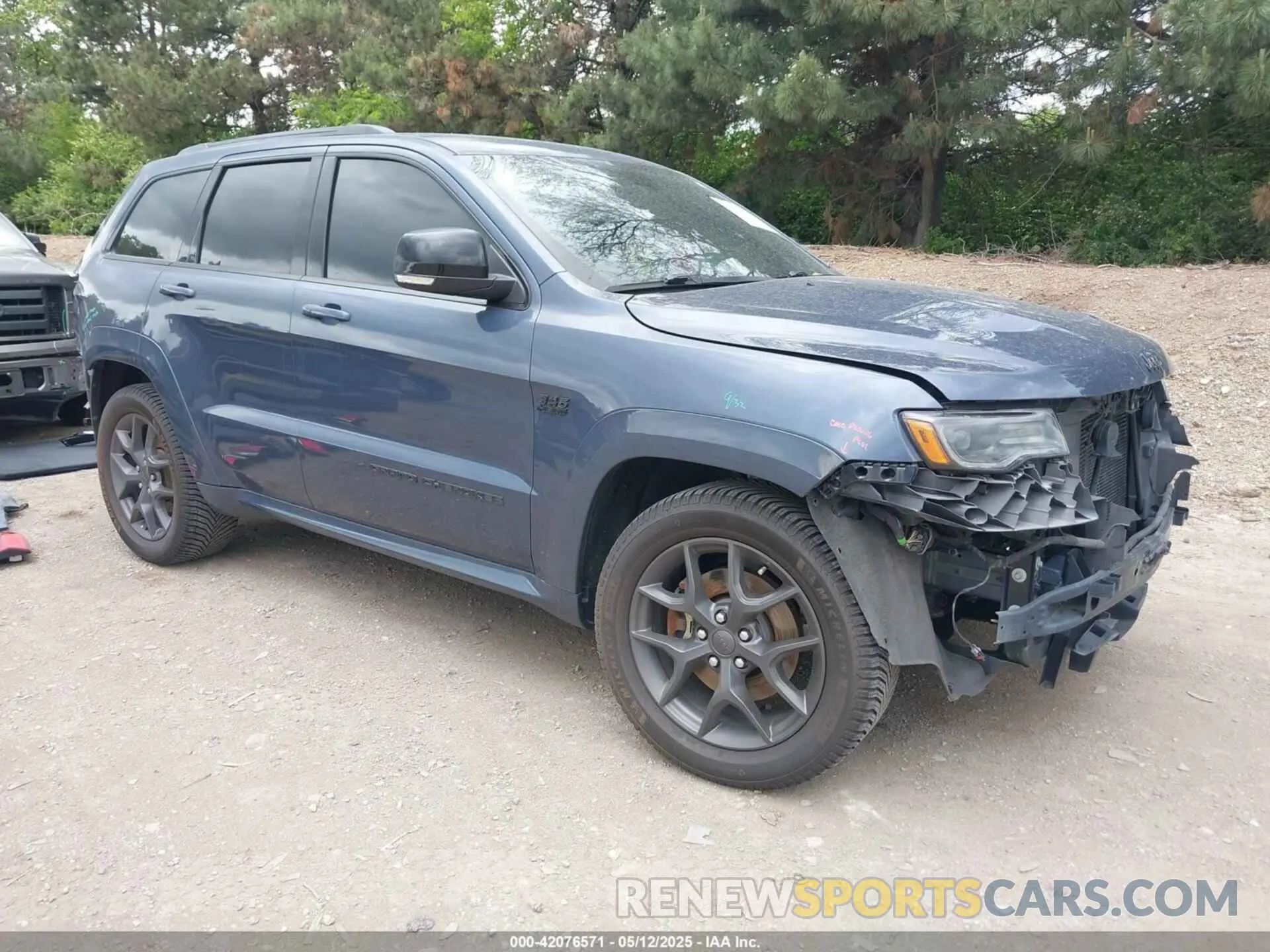 1 Фотография поврежденного автомобиля 1C4RJFBT4LC106890 JEEP GRAND CHEROKEE 2020