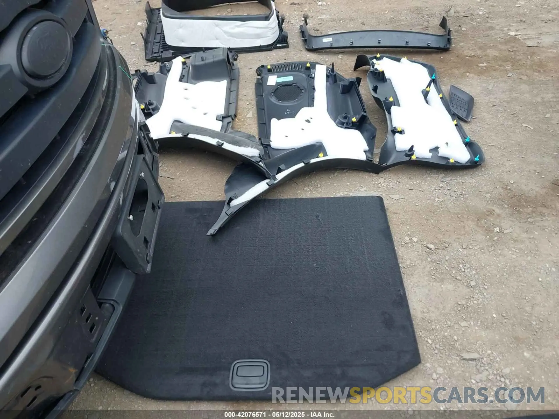 18 Фотография поврежденного автомобиля 1C4RJFBT4LC106890 JEEP GRAND CHEROKEE 2020