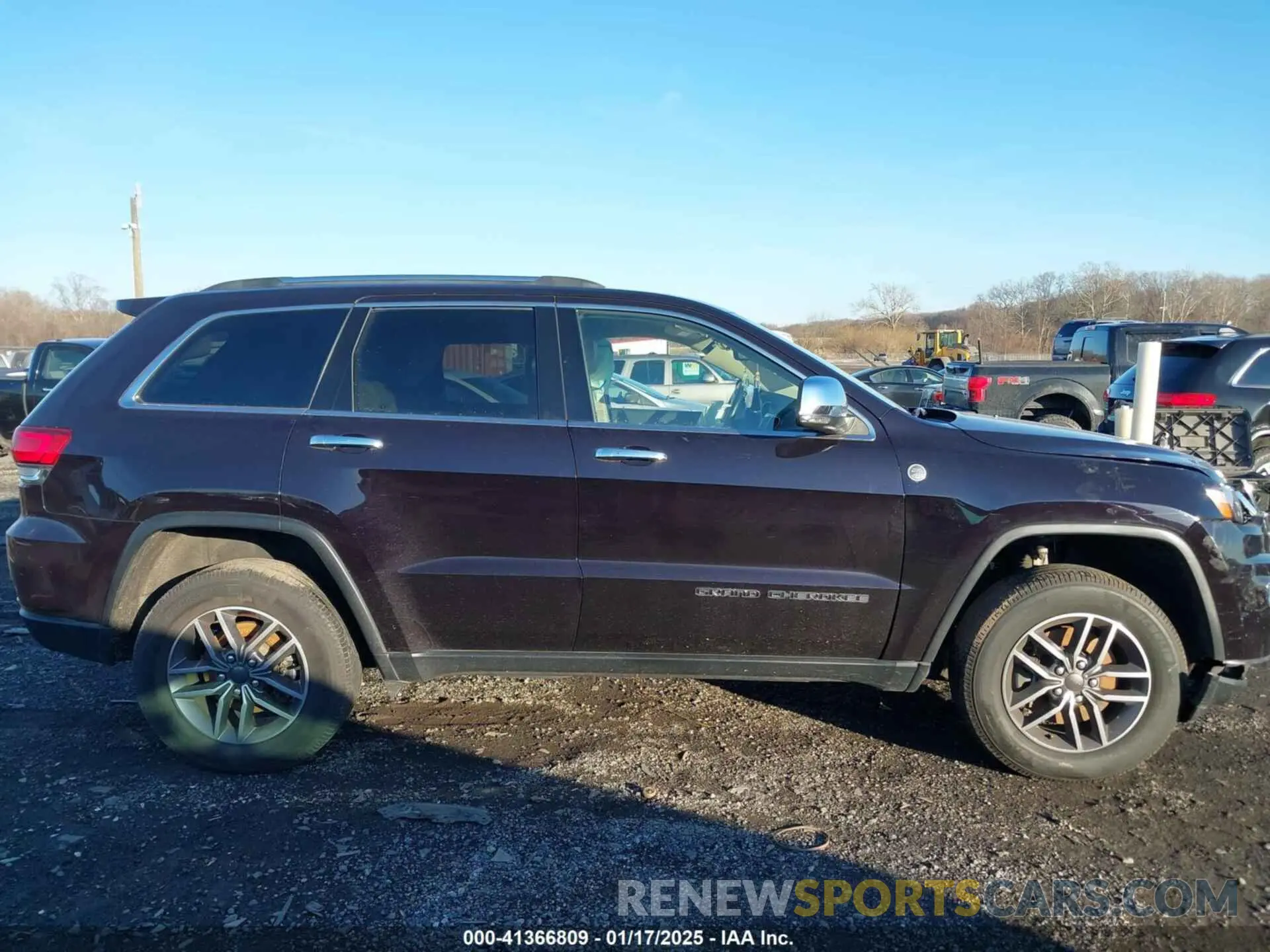 13 Photograph of a damaged car 1C4RJFBT5LC338639 JEEP GRAND CHEROKEE 2020