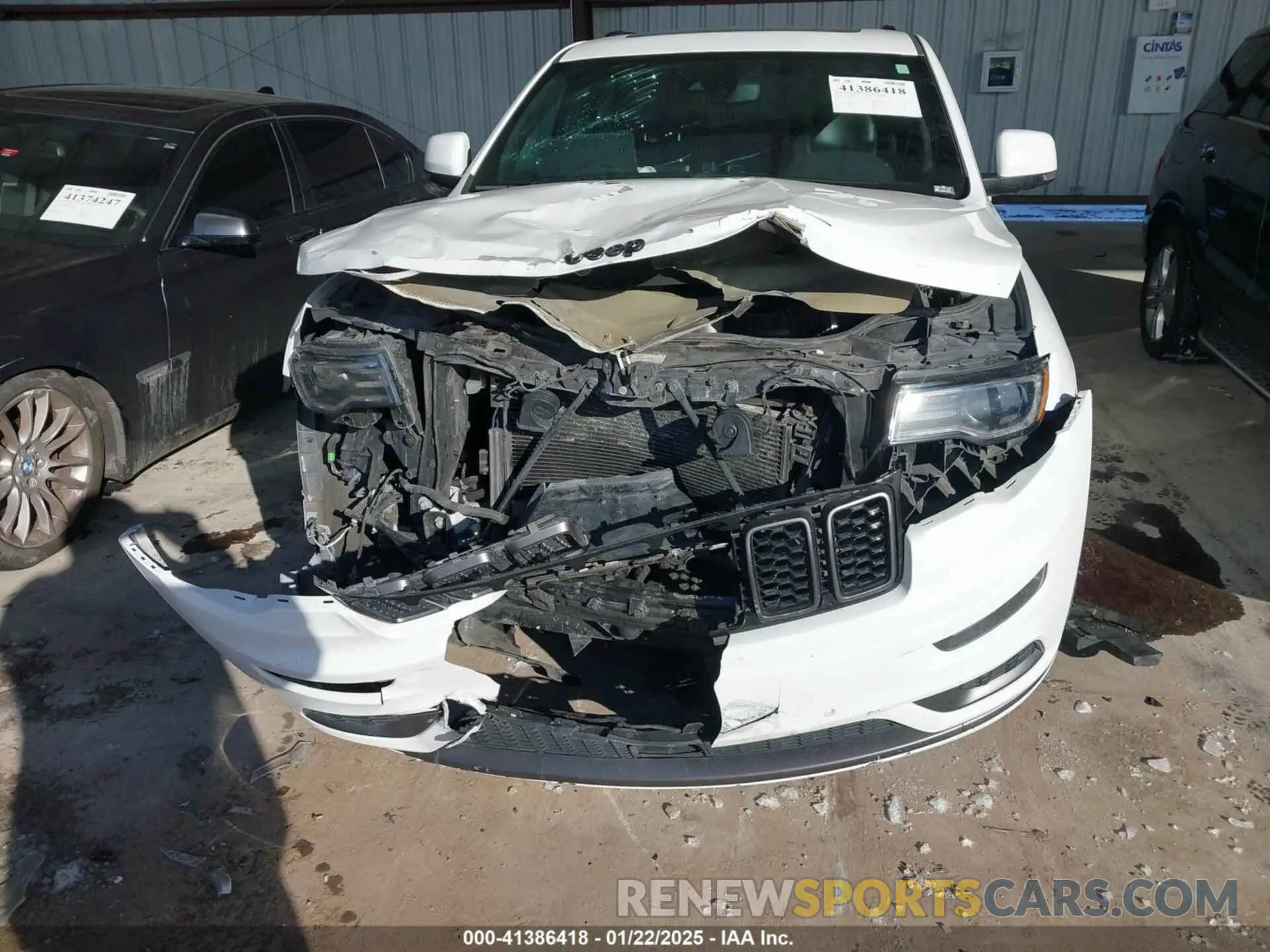 12 Photograph of a damaged car 1C4RJFCG4LC158425 JEEP GRAND CHEROKEE 2020