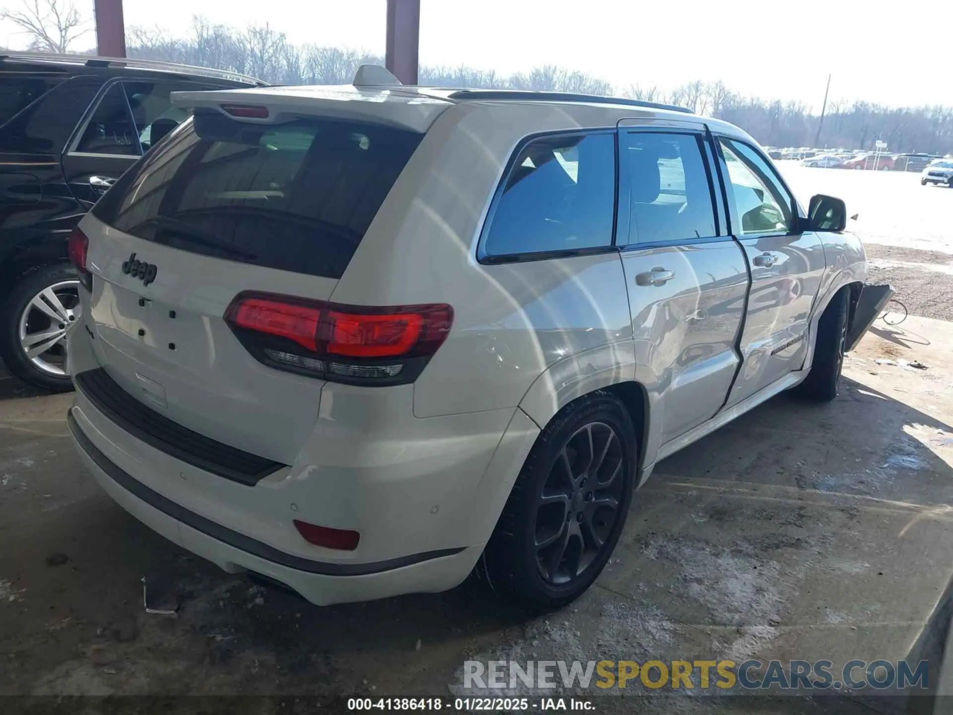 4 Photograph of a damaged car 1C4RJFCG4LC158425 JEEP GRAND CHEROKEE 2020