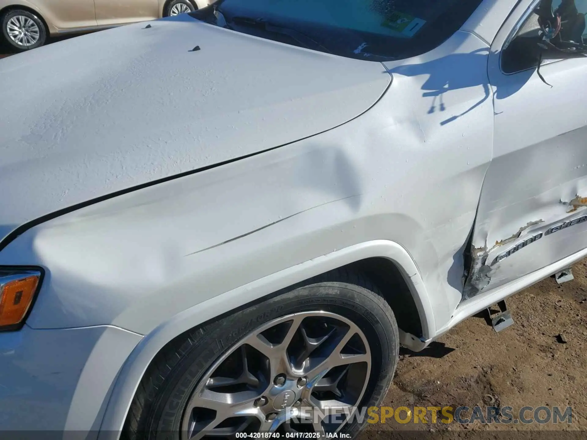 17 Photograph of a damaged car 1C4RJFCT2LC213189 JEEP GRAND CHEROKEE 2020