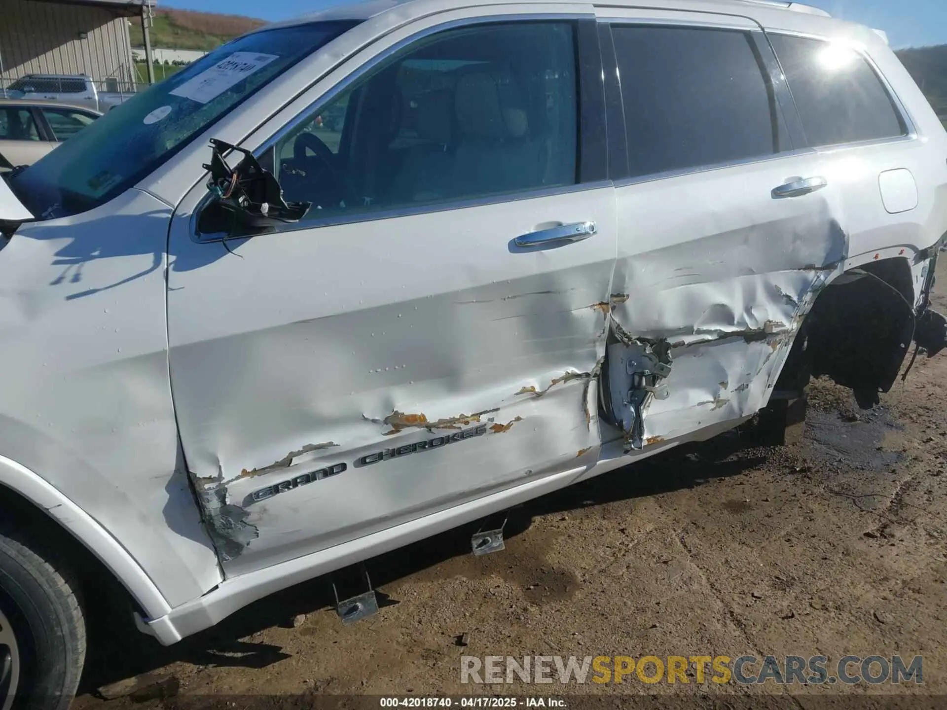 6 Photograph of a damaged car 1C4RJFCT2LC213189 JEEP GRAND CHEROKEE 2020