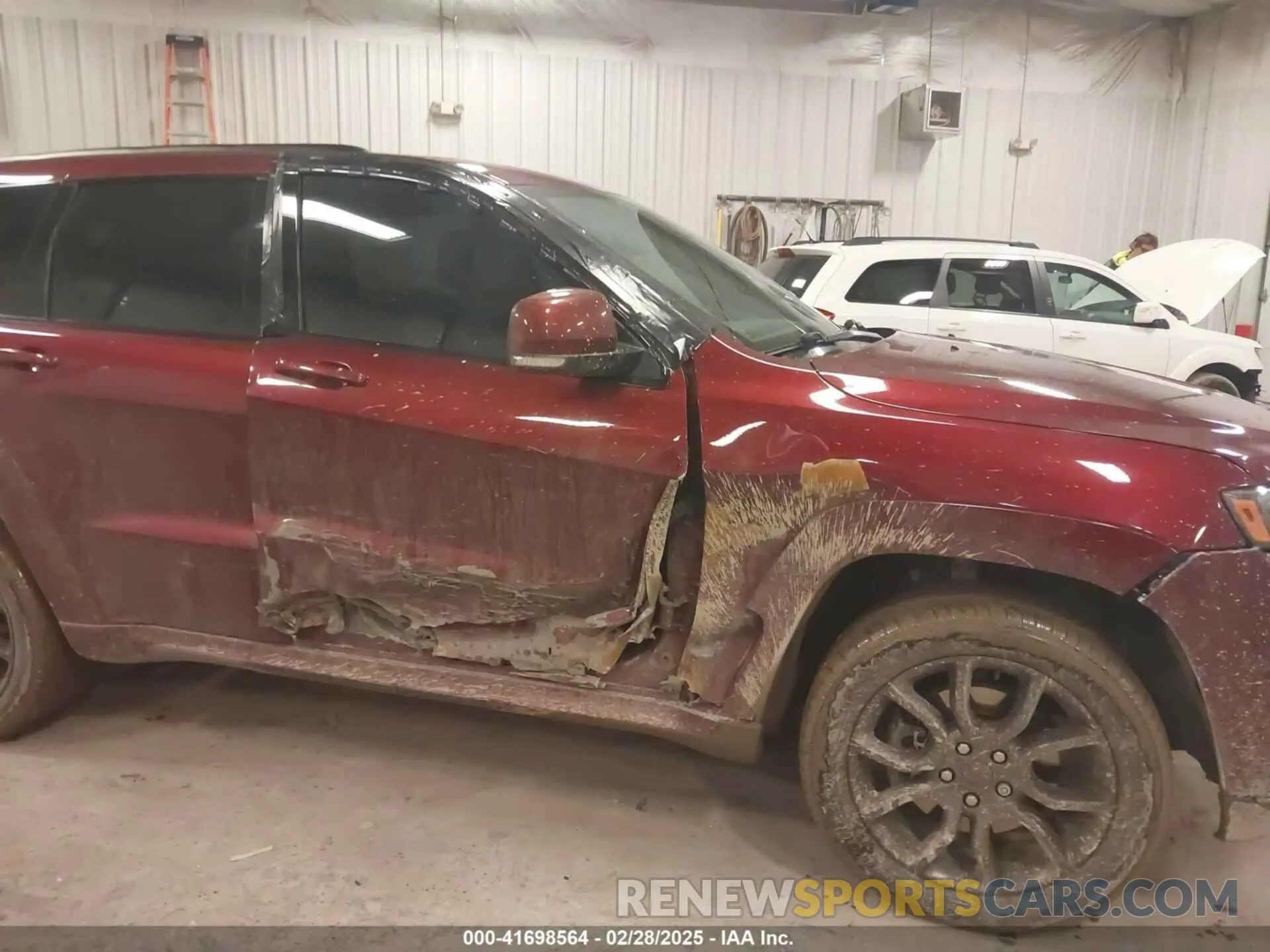 6 Photograph of a damaged car 1C4RJFCT3LC355213 JEEP GRAND CHEROKEE 2020