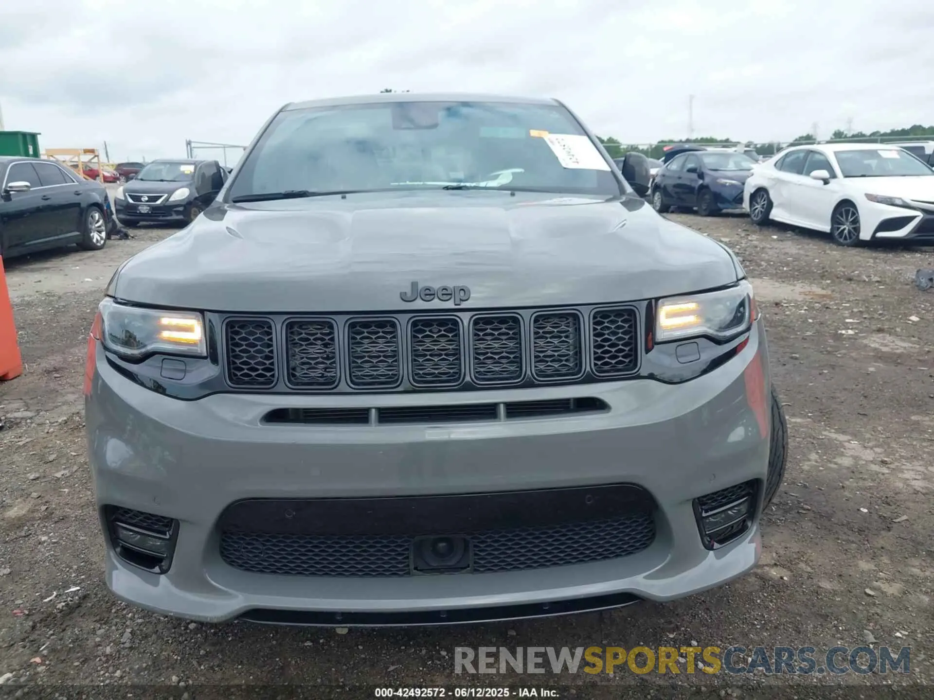 12 Photograph of a damaged car 1C4RJFDJ0LC254532 JEEP GRAND CHEROKEE 2020