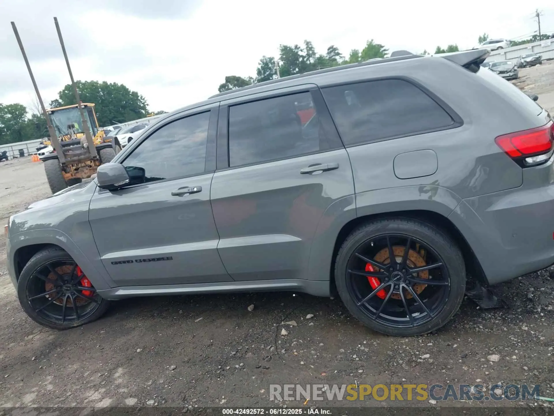 14 Photograph of a damaged car 1C4RJFDJ0LC254532 JEEP GRAND CHEROKEE 2020