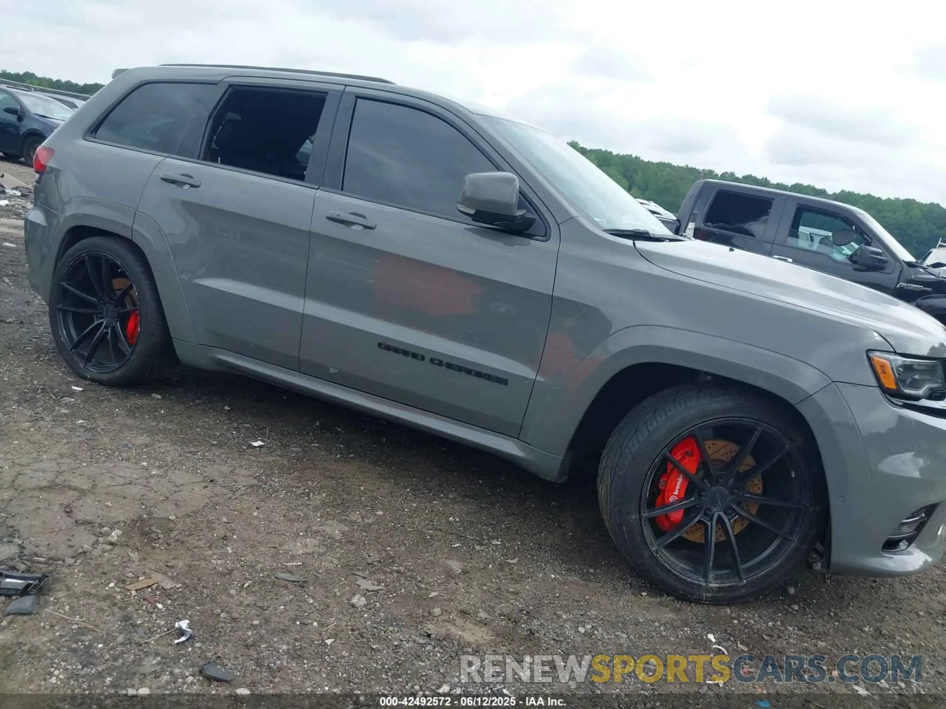 18 Photograph of a damaged car 1C4RJFDJ0LC254532 JEEP GRAND CHEROKEE 2020