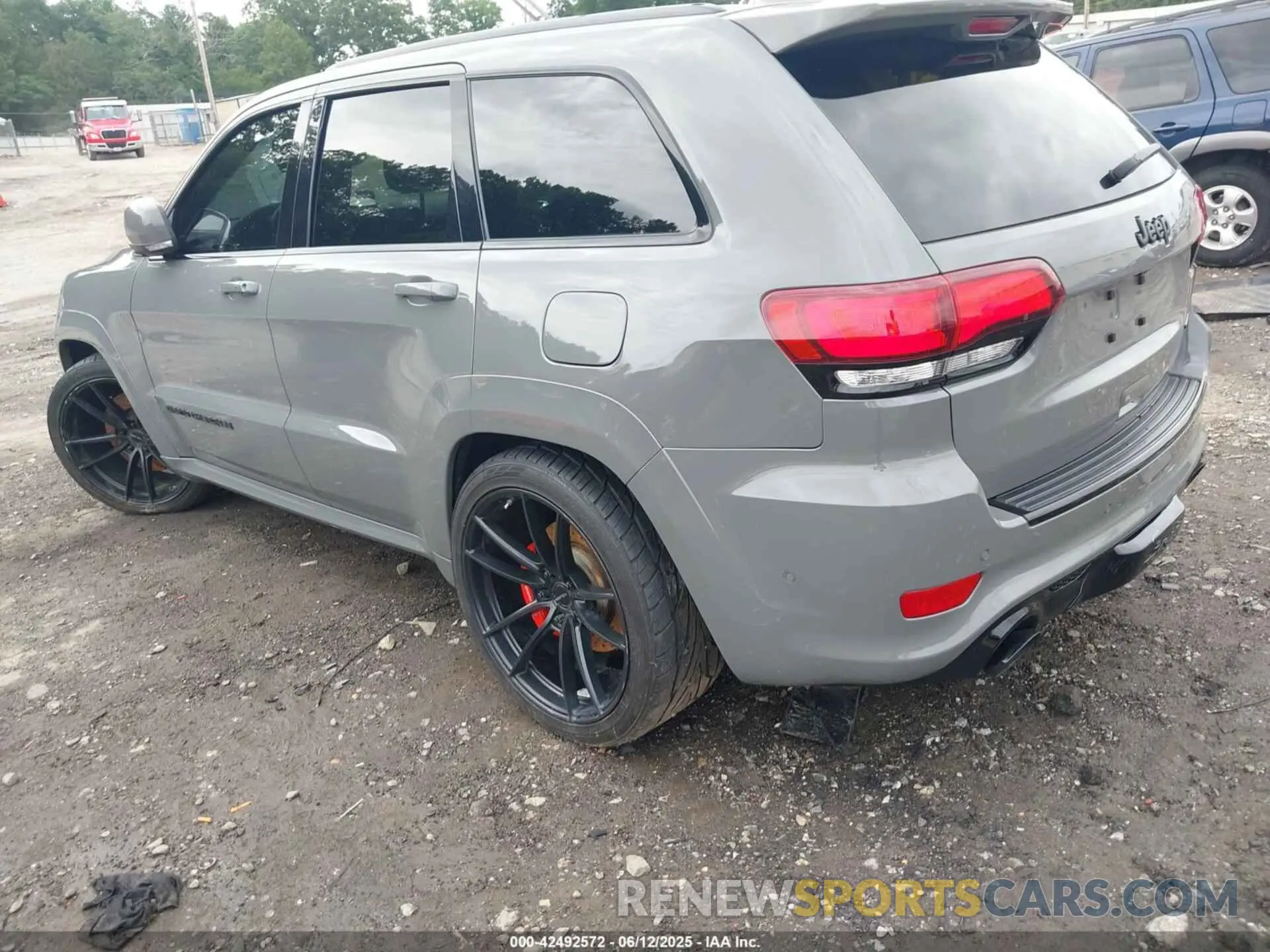 3 Photograph of a damaged car 1C4RJFDJ0LC254532 JEEP GRAND CHEROKEE 2020