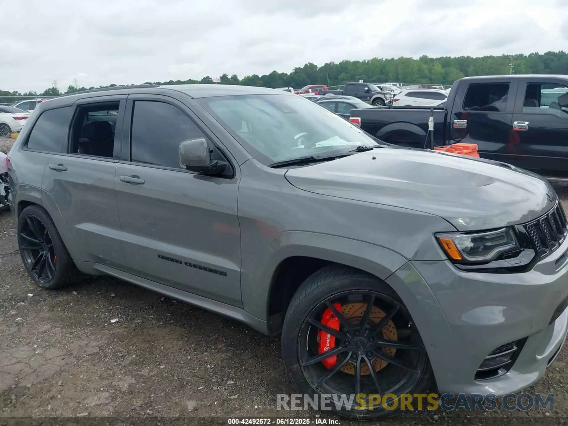 6 Photograph of a damaged car 1C4RJFDJ0LC254532 JEEP GRAND CHEROKEE 2020