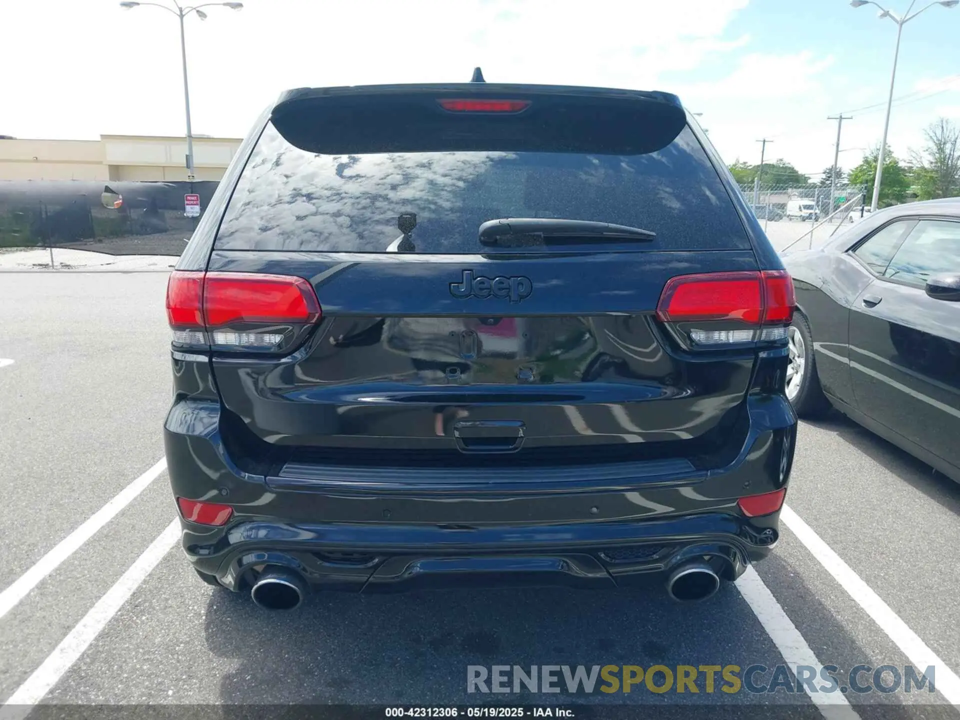 16 Photograph of a damaged car 1C4RJFDJ2LC204148 JEEP GRAND CHEROKEE 2020